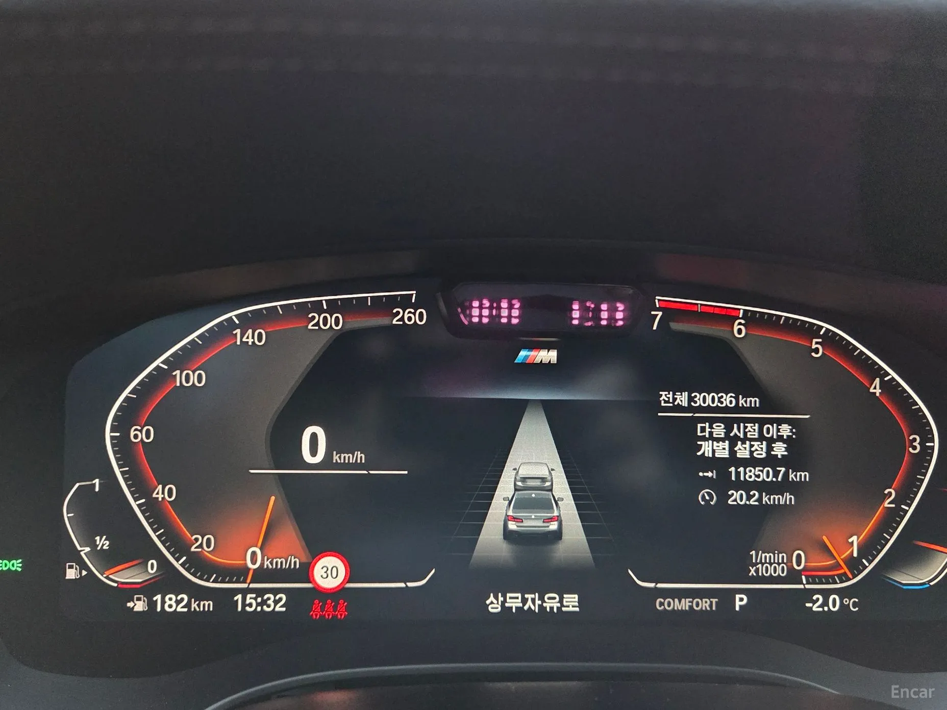 BMW 5 Series (G30) превью 5