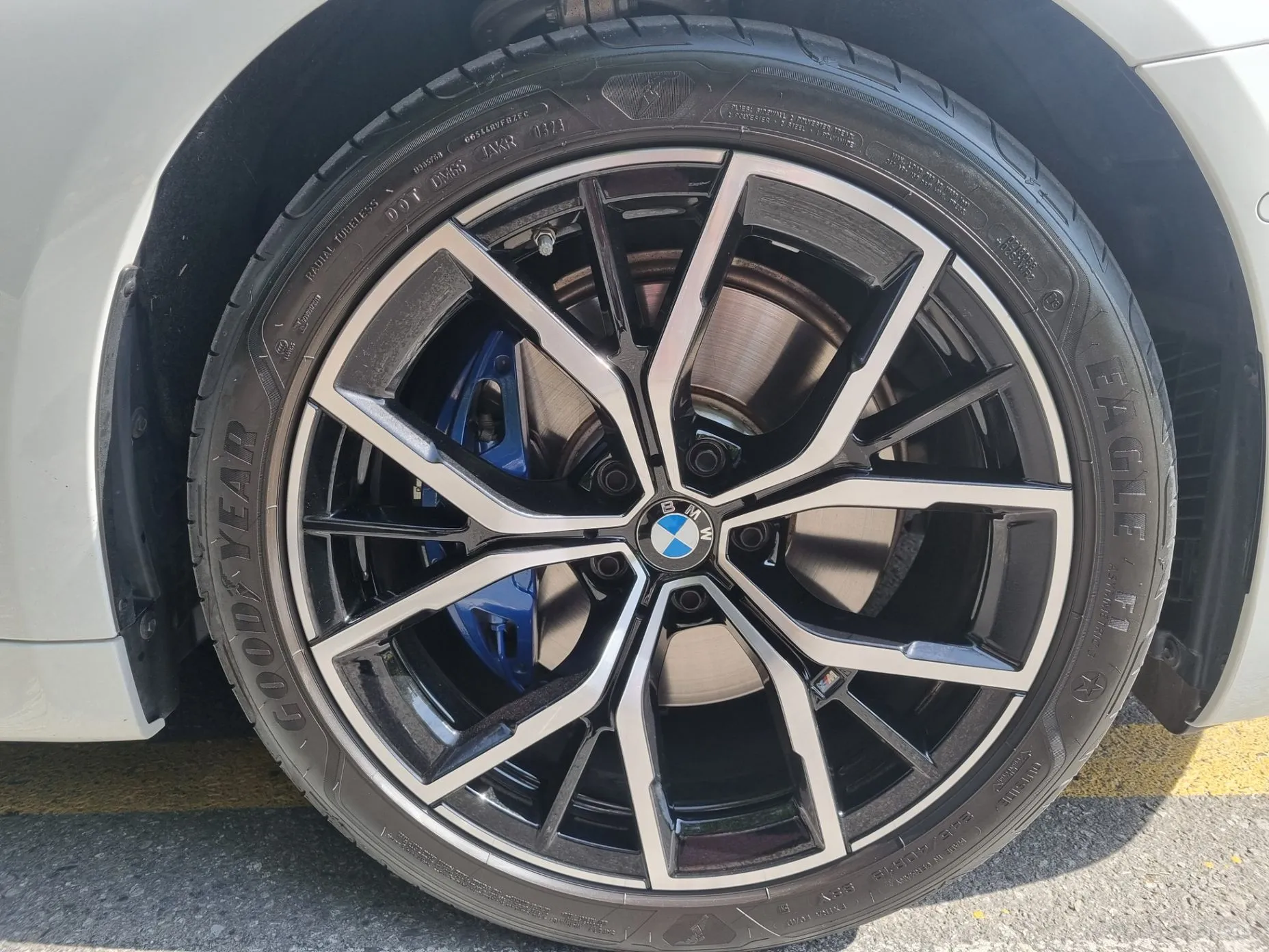 BMW 5 Series (G30) превью 7
