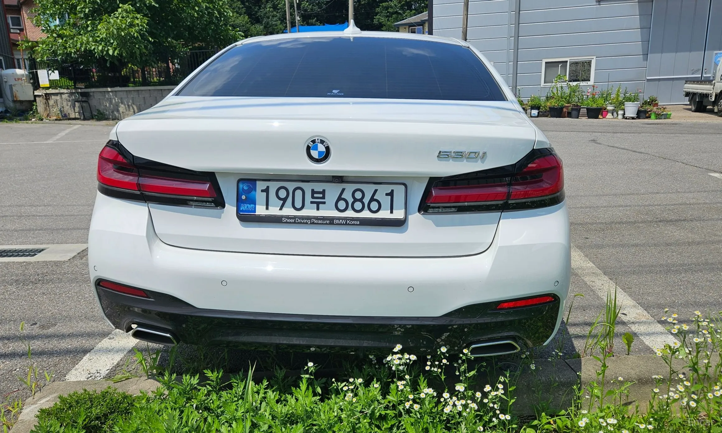 BMW 5 Series (G30) превью 11