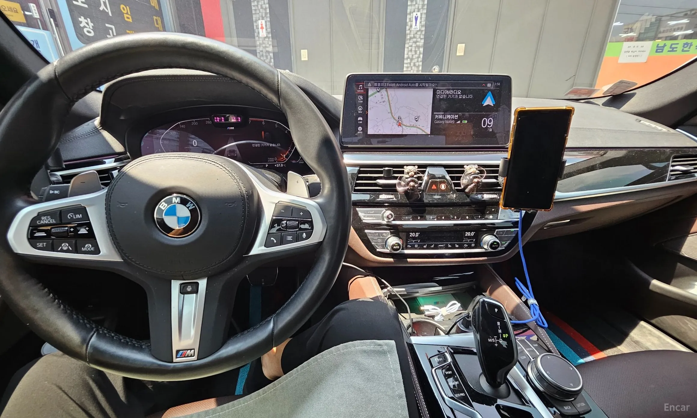 BMW 5 Series (G30) превью 13