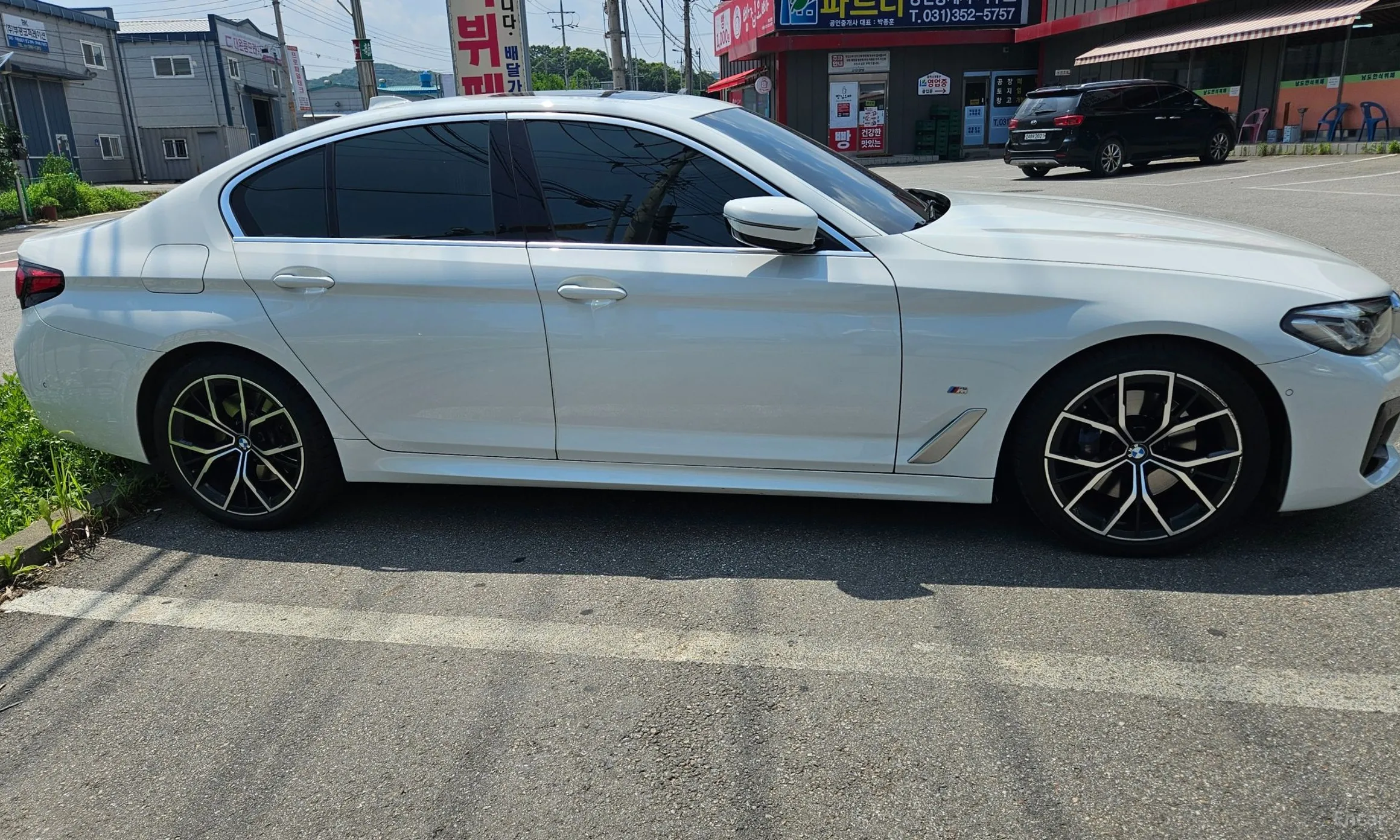 BMW 5 Series (G30) превью 6