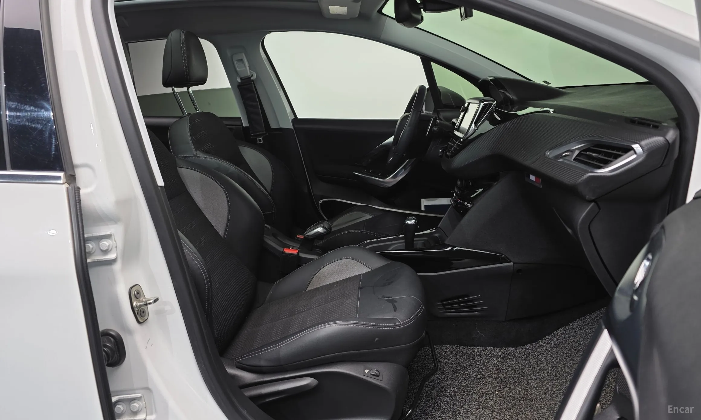 Peugeot 2008. превью 11
