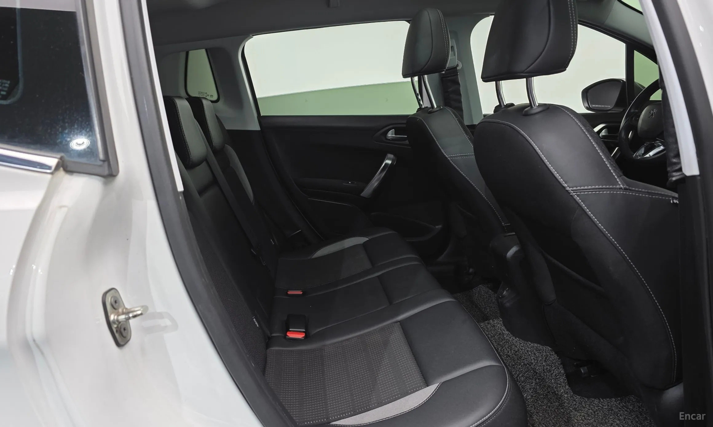 Peugeot 2008. превью 12