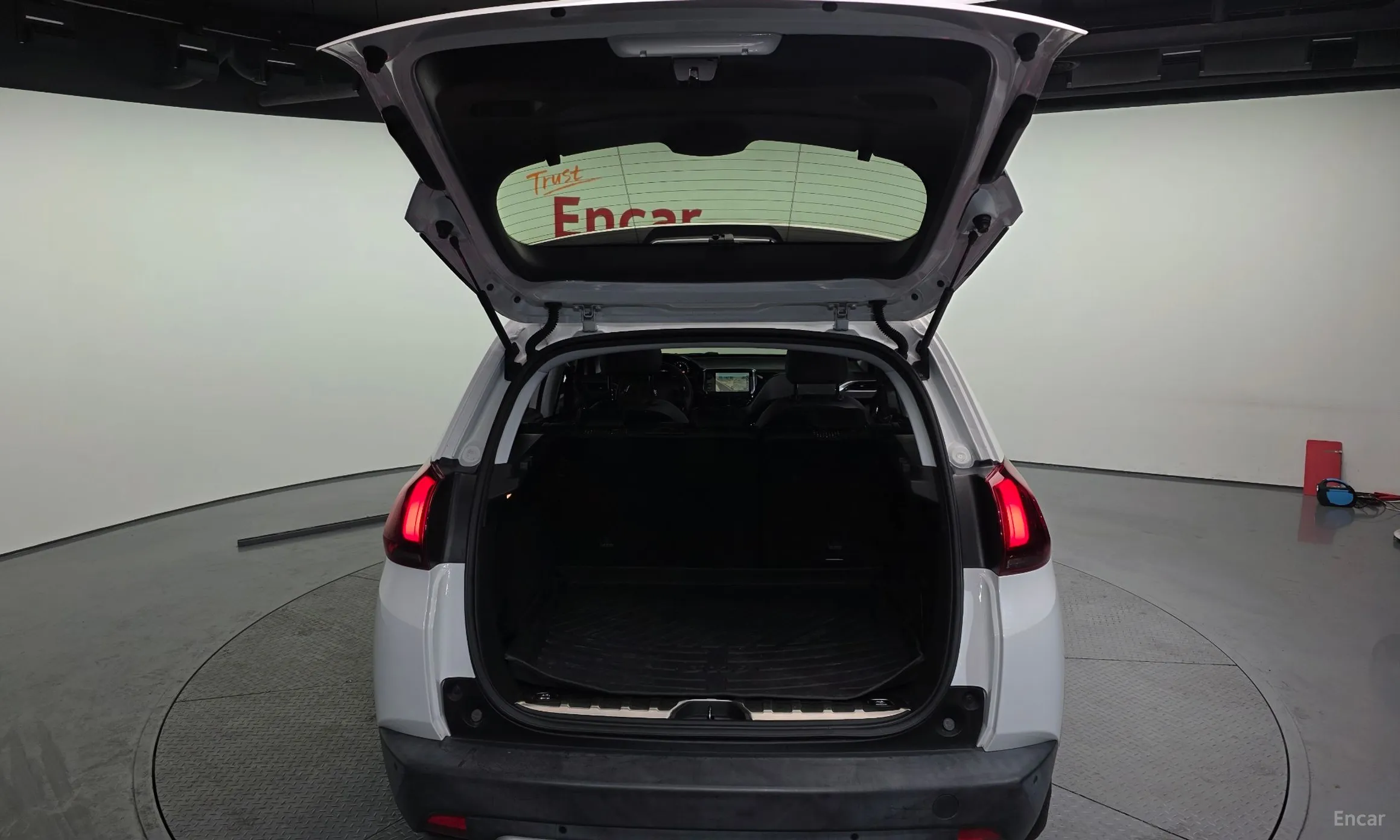 Peugeot 2008. превью 20