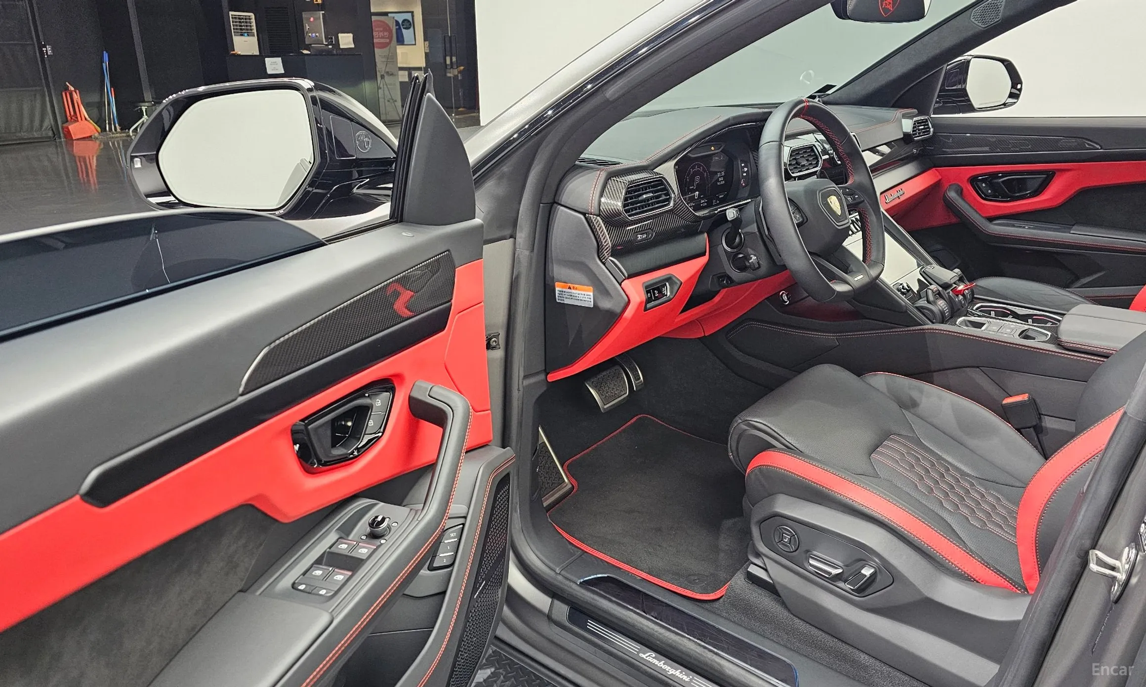 Lamborghini Urus превью 10