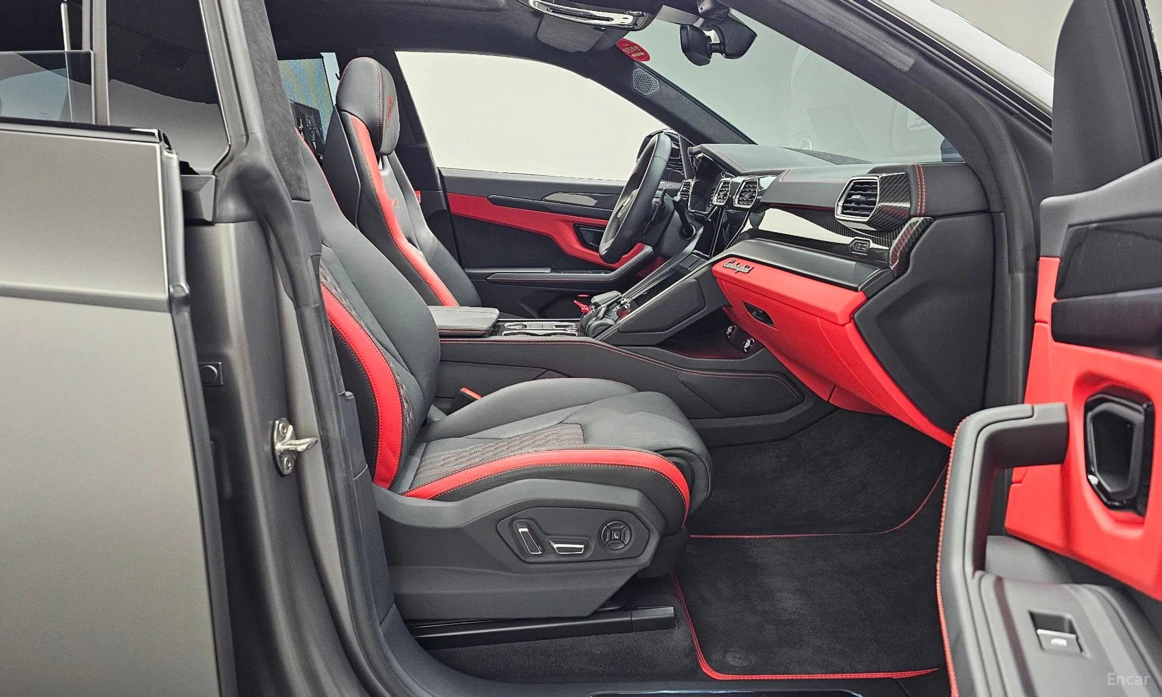 Lamborghini Urus превью 11