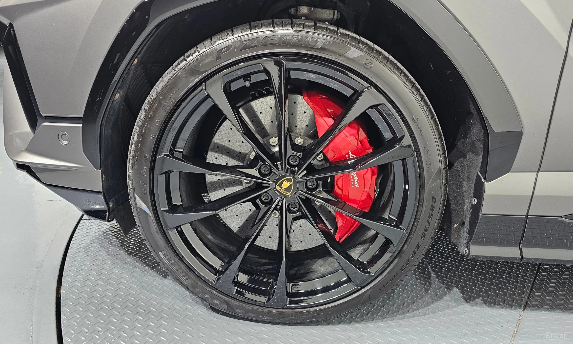 Lamborghini Urus превью 5