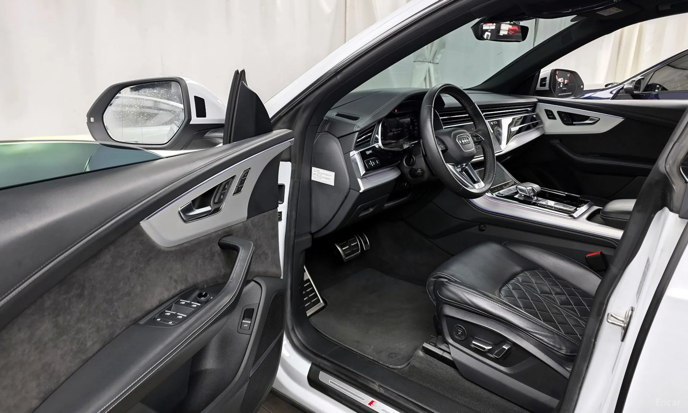 Audi Q8 (4M) превью 10