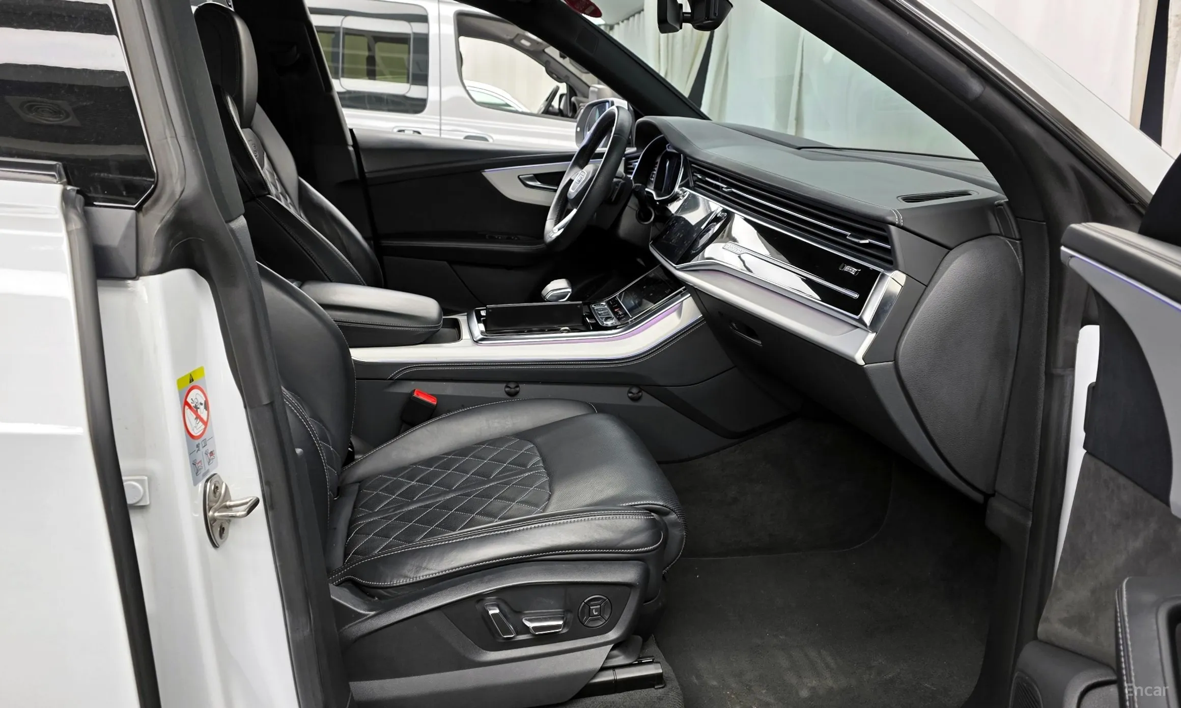 Audi Q8 (4M) превью 11