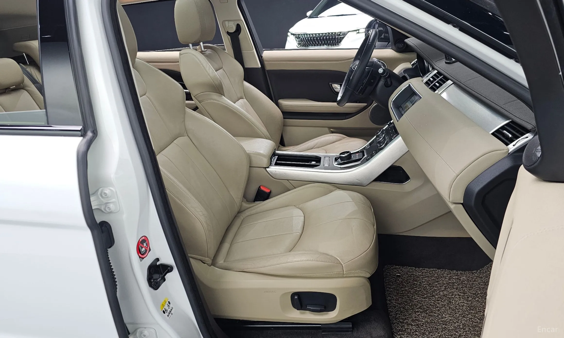 Land Rover Range Rover Evoque превью 10