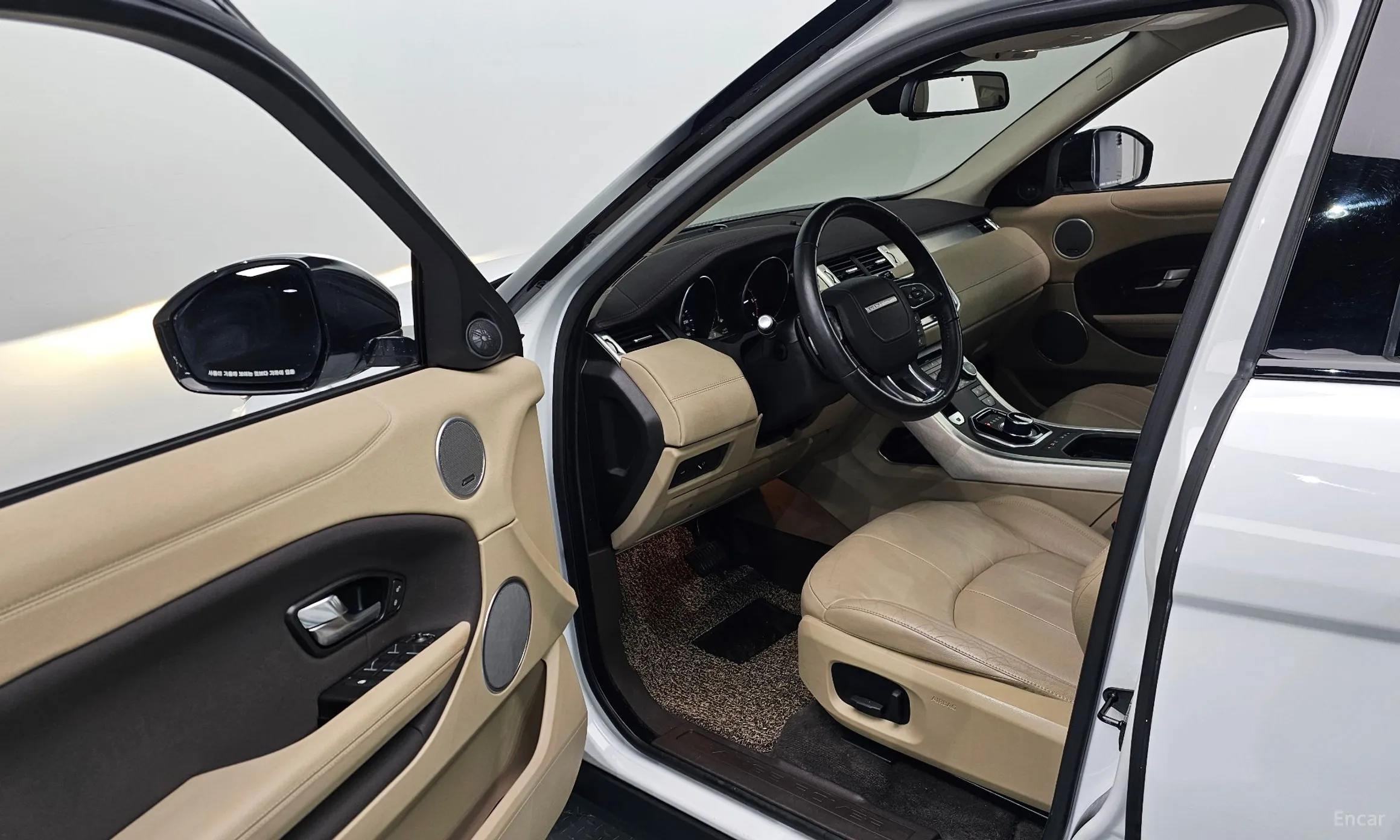 Land Rover Range Rover Evoque превью 11
