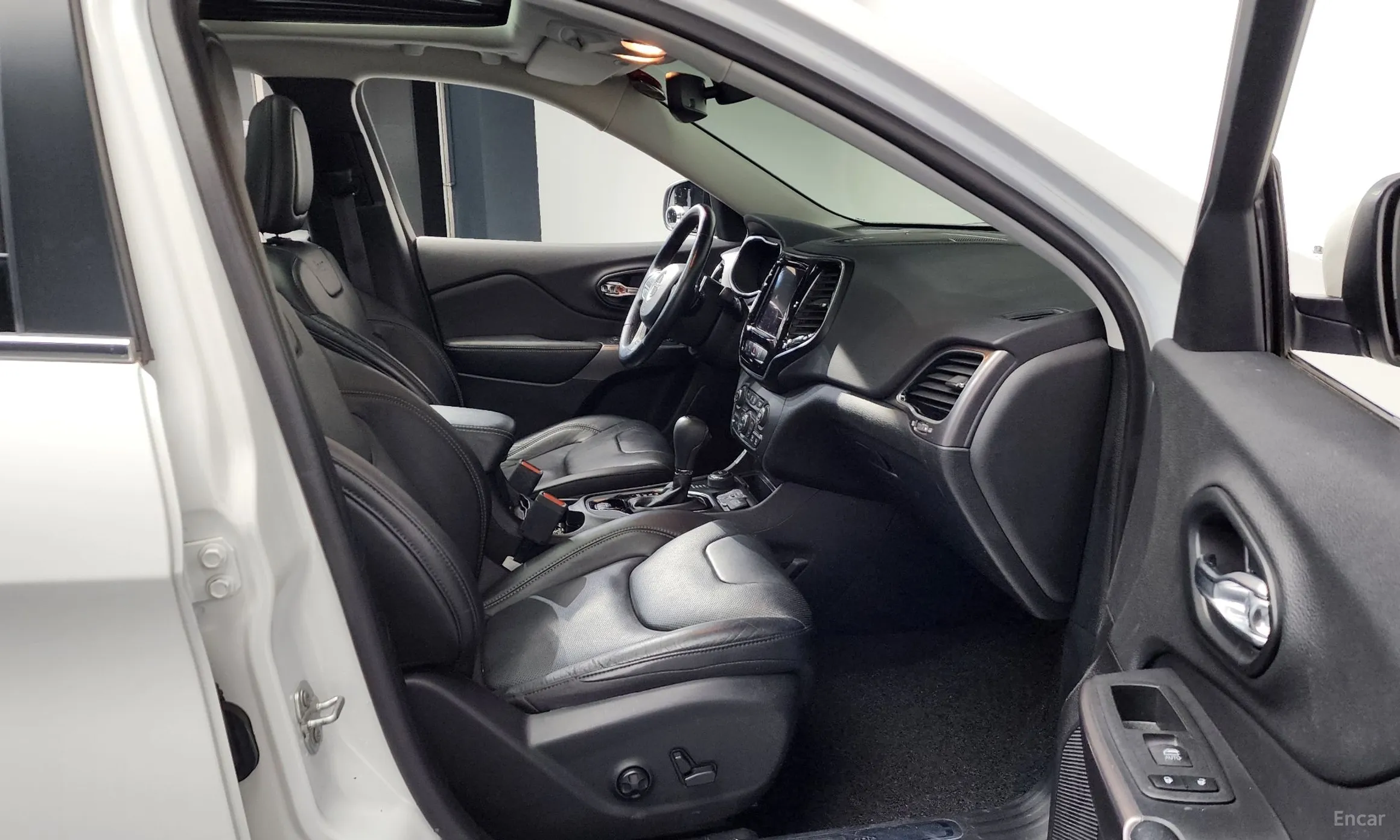 Jeep Cherokee (KL) превью 11
