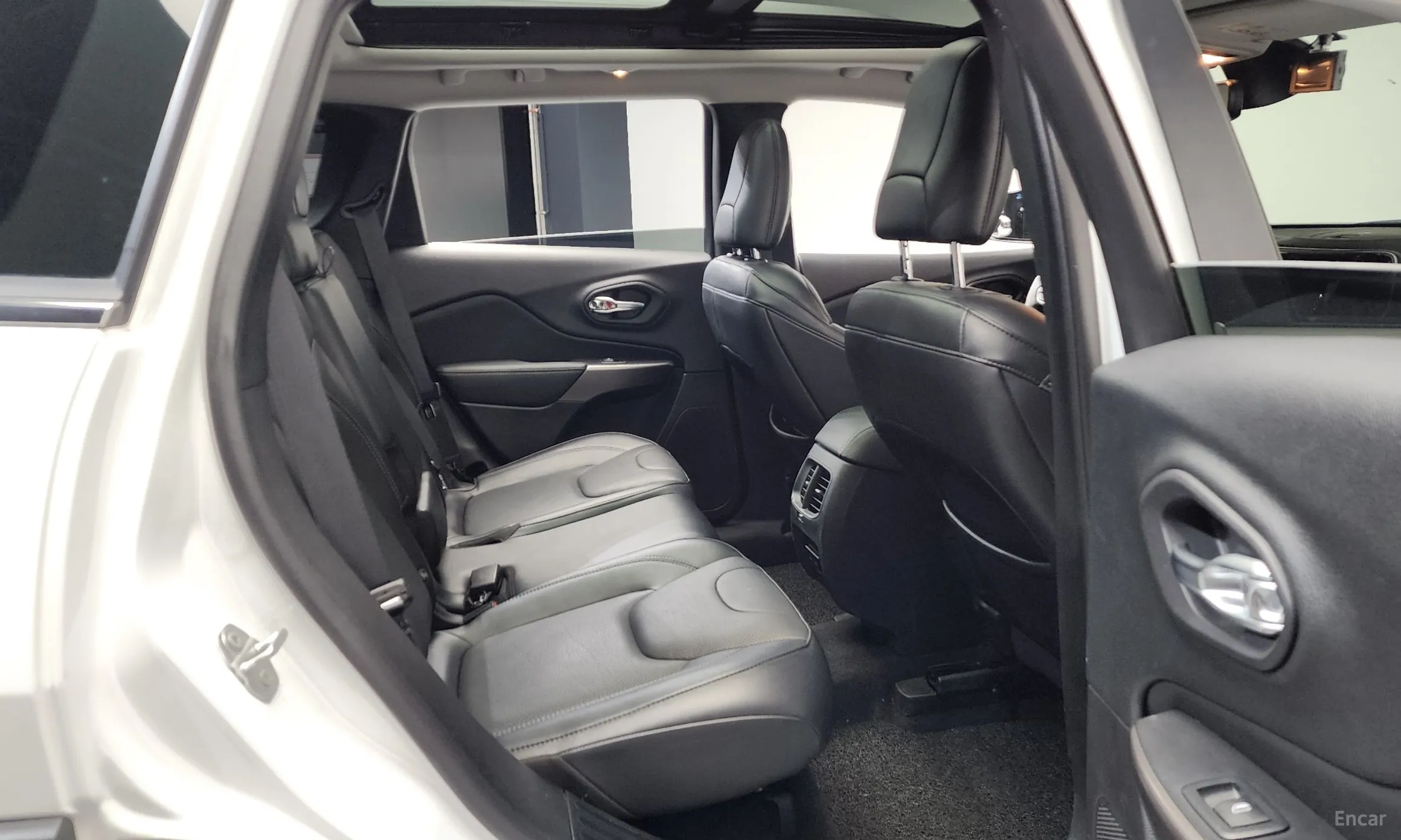 Jeep Cherokee (KL) превью 12