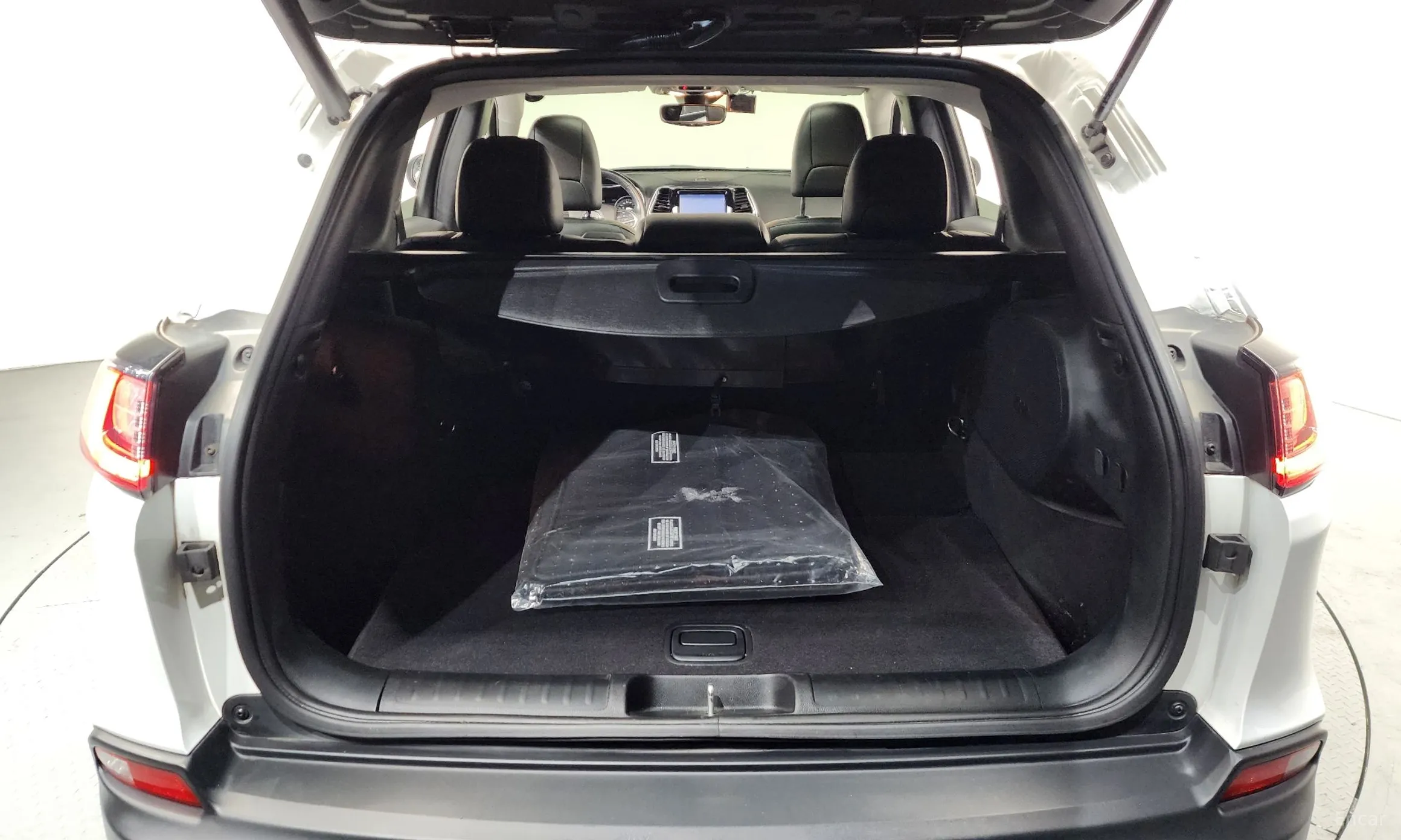 Jeep Cherokee (KL) превью 20