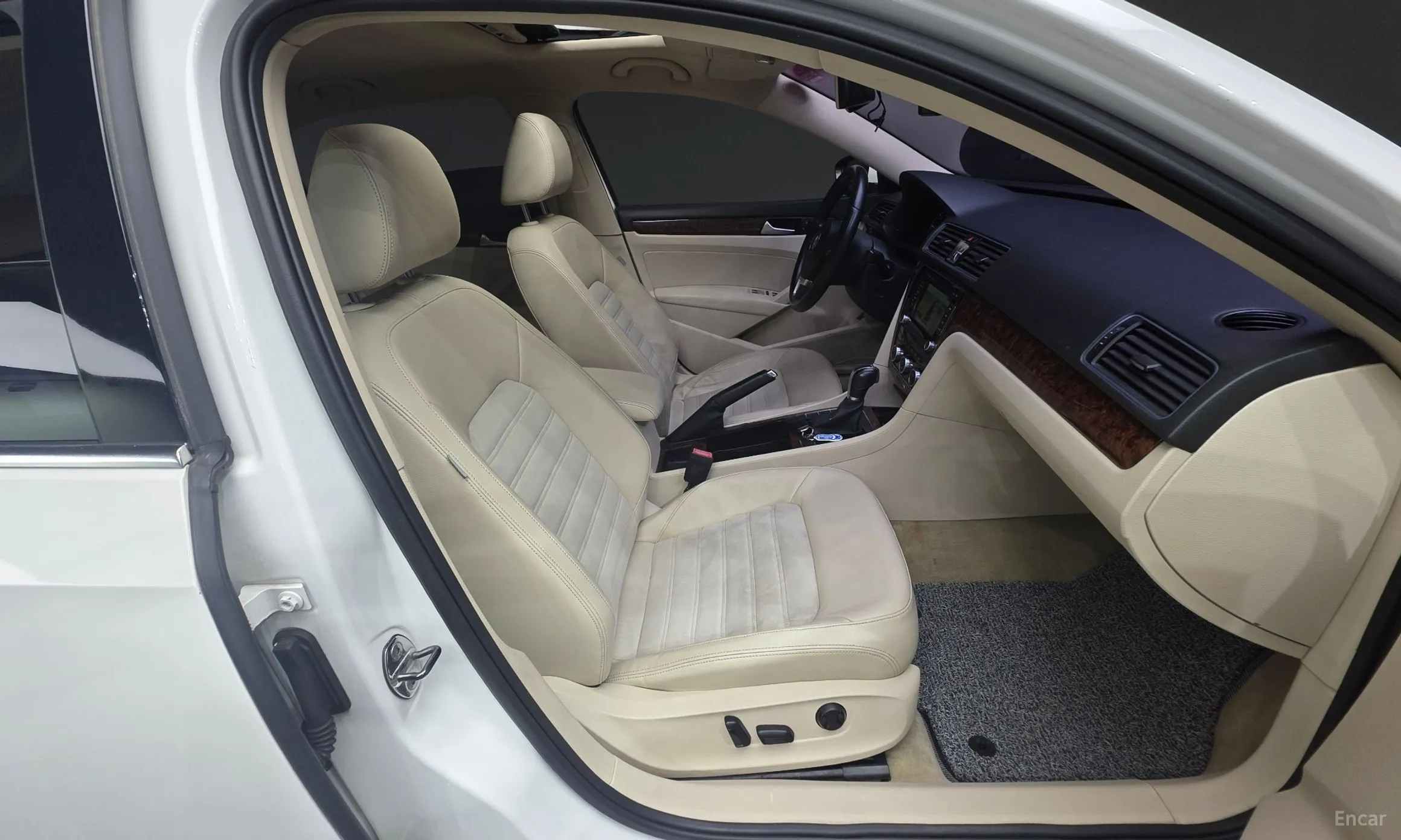 Volkswagen The New Passat превью 10
