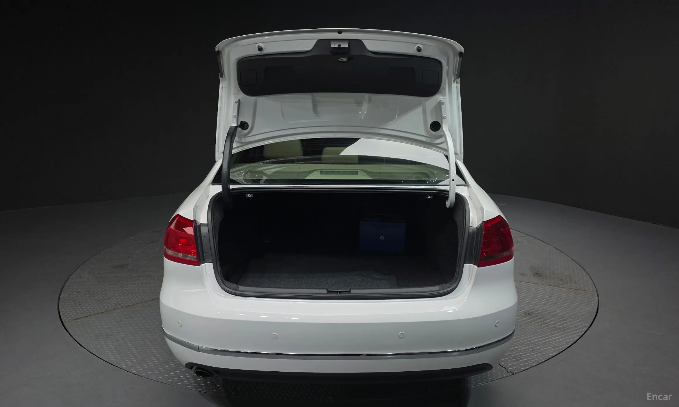 Volkswagen The New Passat превью 20