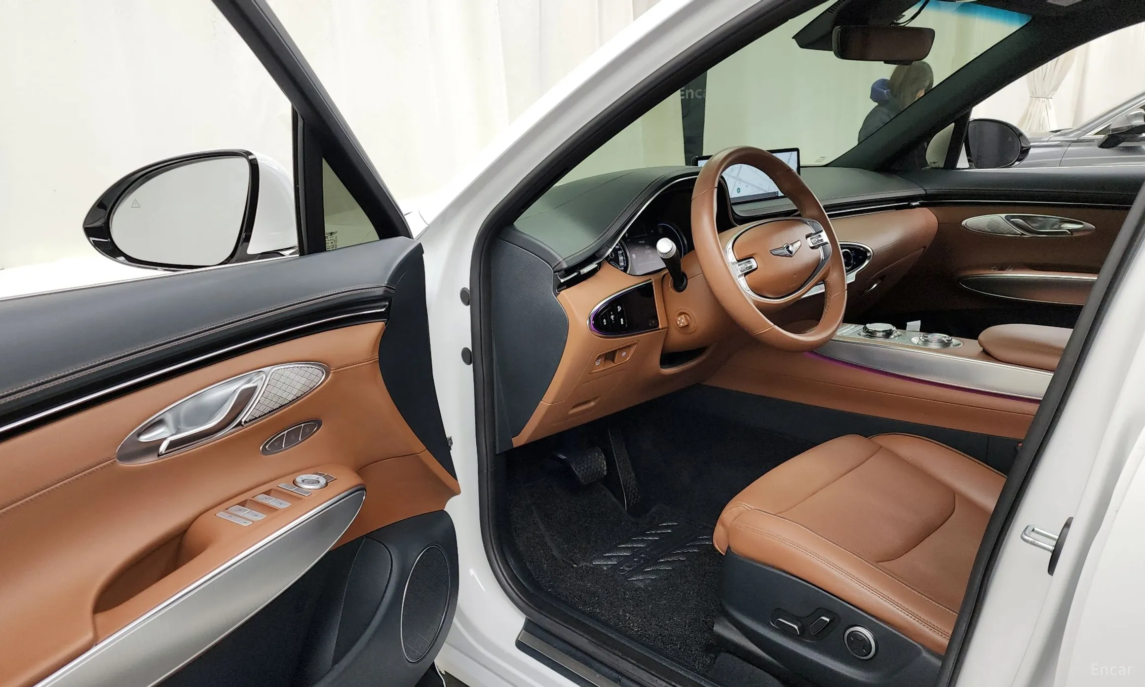Genesis GV70 превью 10