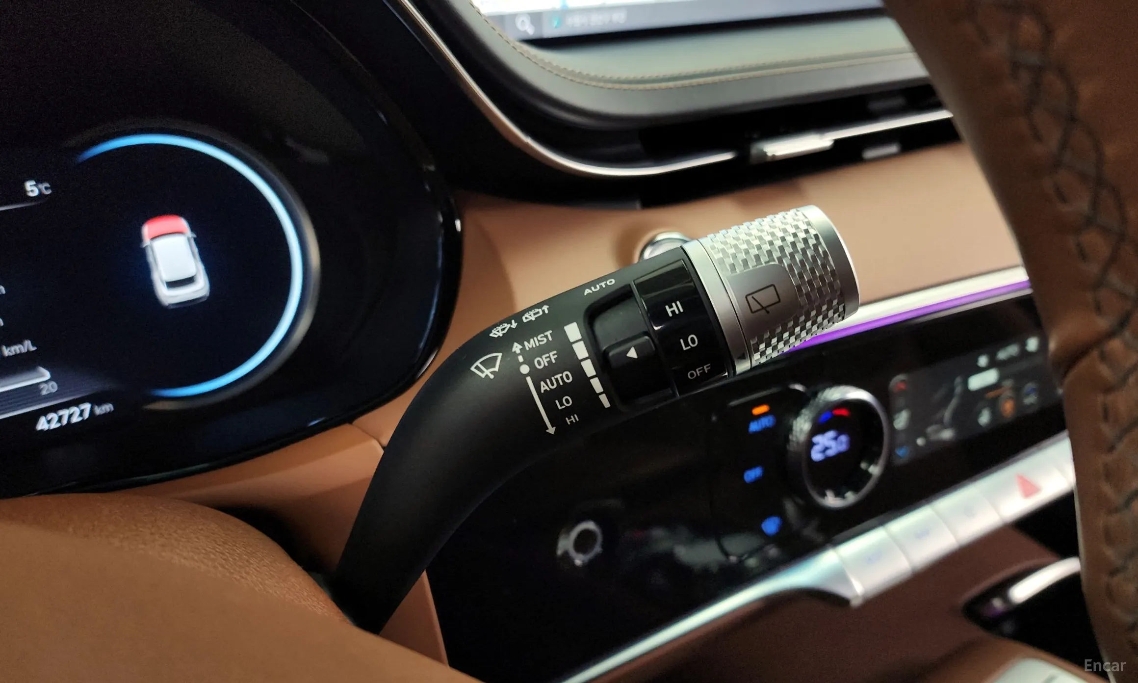 Genesis GV70 превью 18