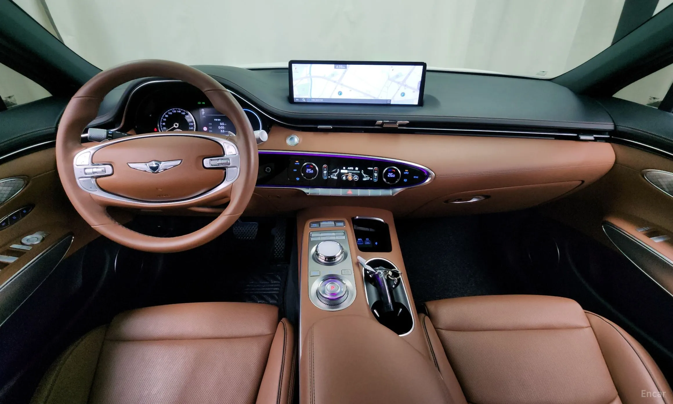 Genesis GV70 превью 7