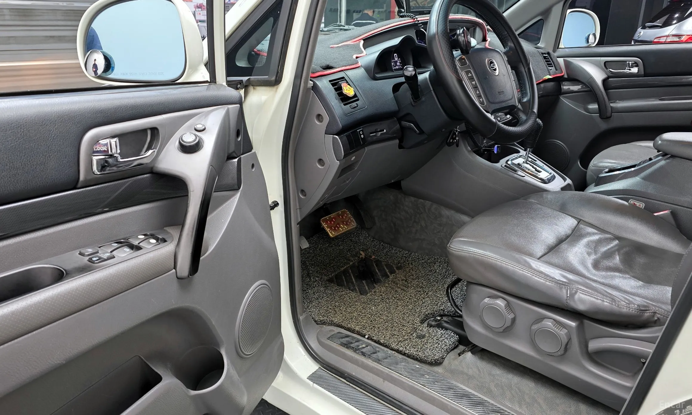 KG Mobility (SsangYong) Korando Turismo превью 11