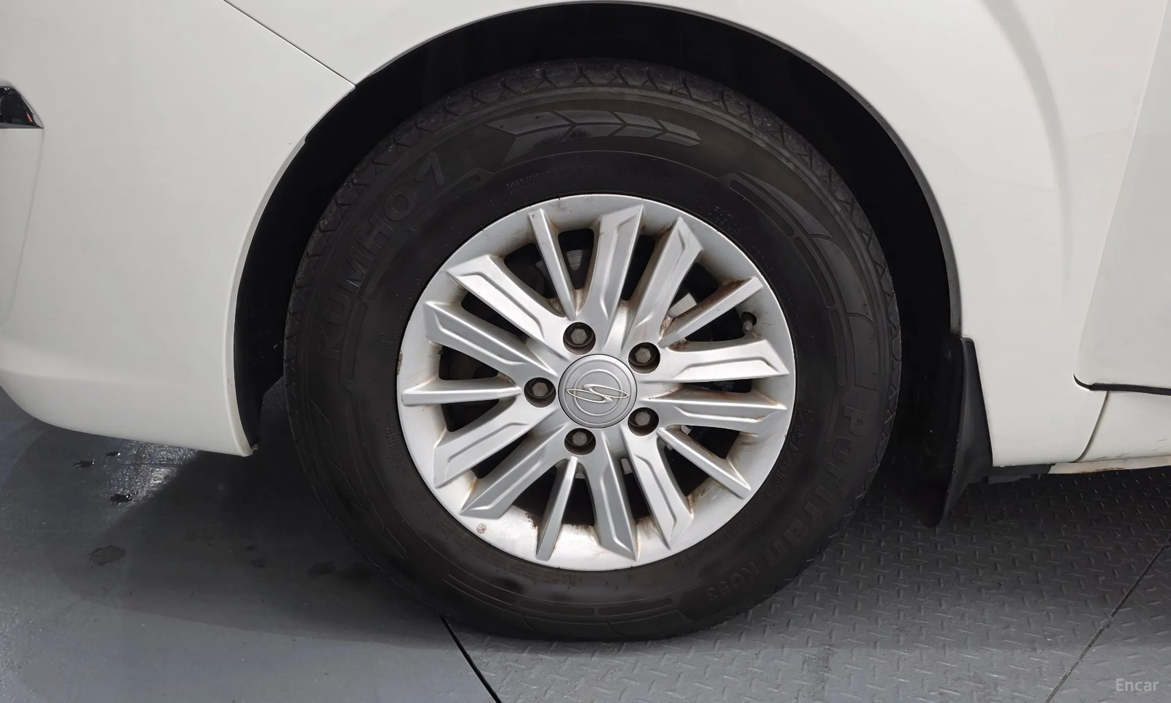 KG Mobility (SsangYong) Korando Turismo превью 5