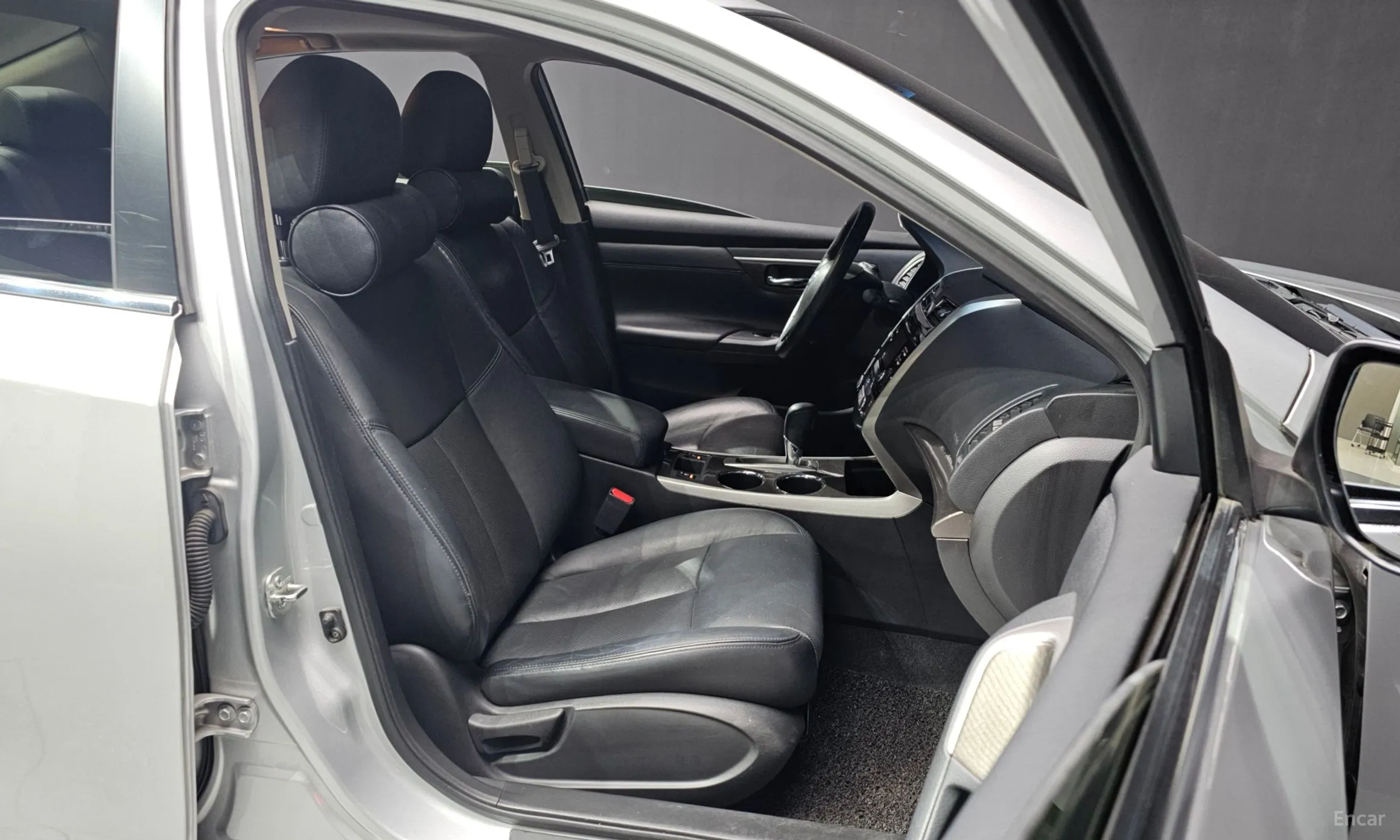 Nissan Altima превью 11