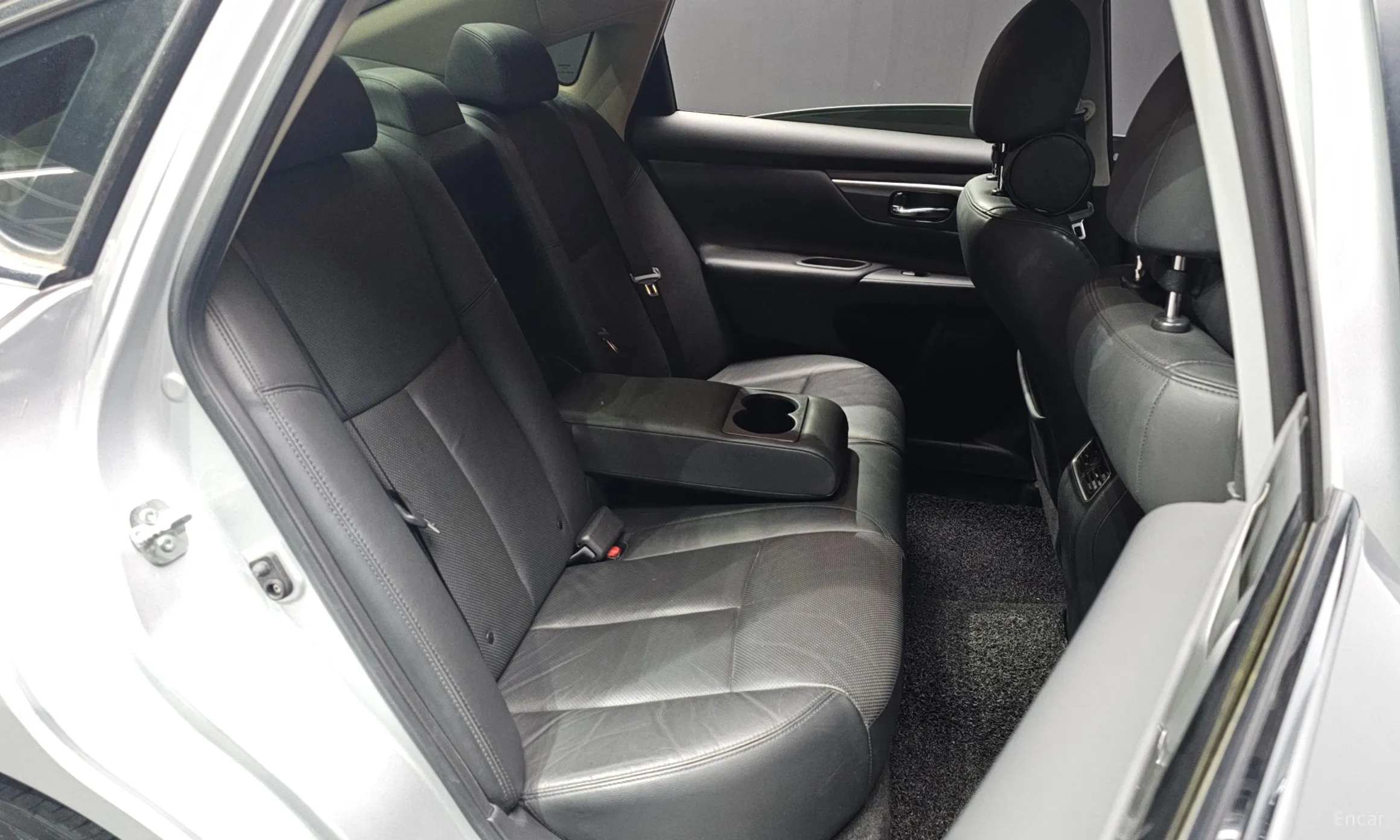 Nissan Altima превью 12