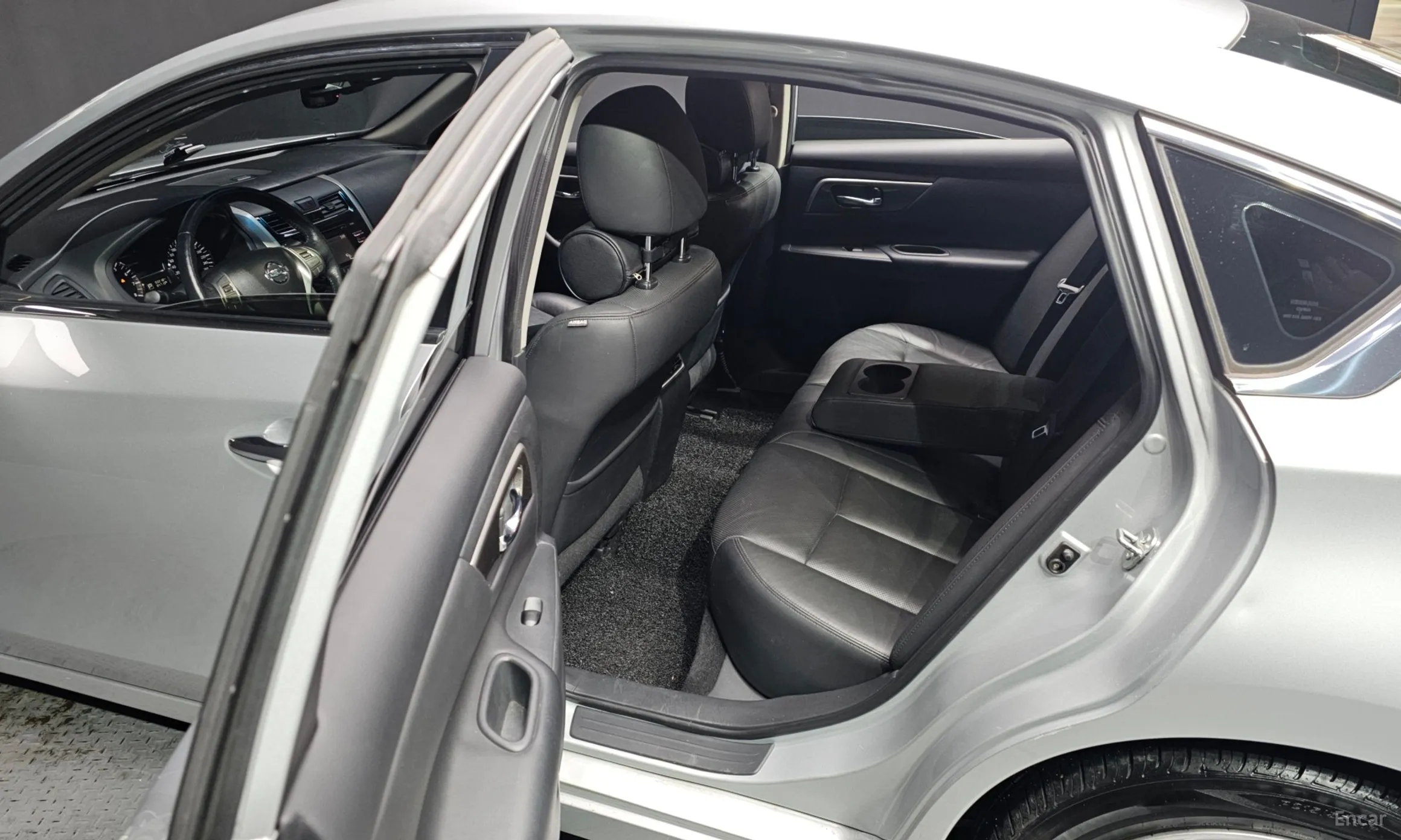 Nissan Altima превью 13