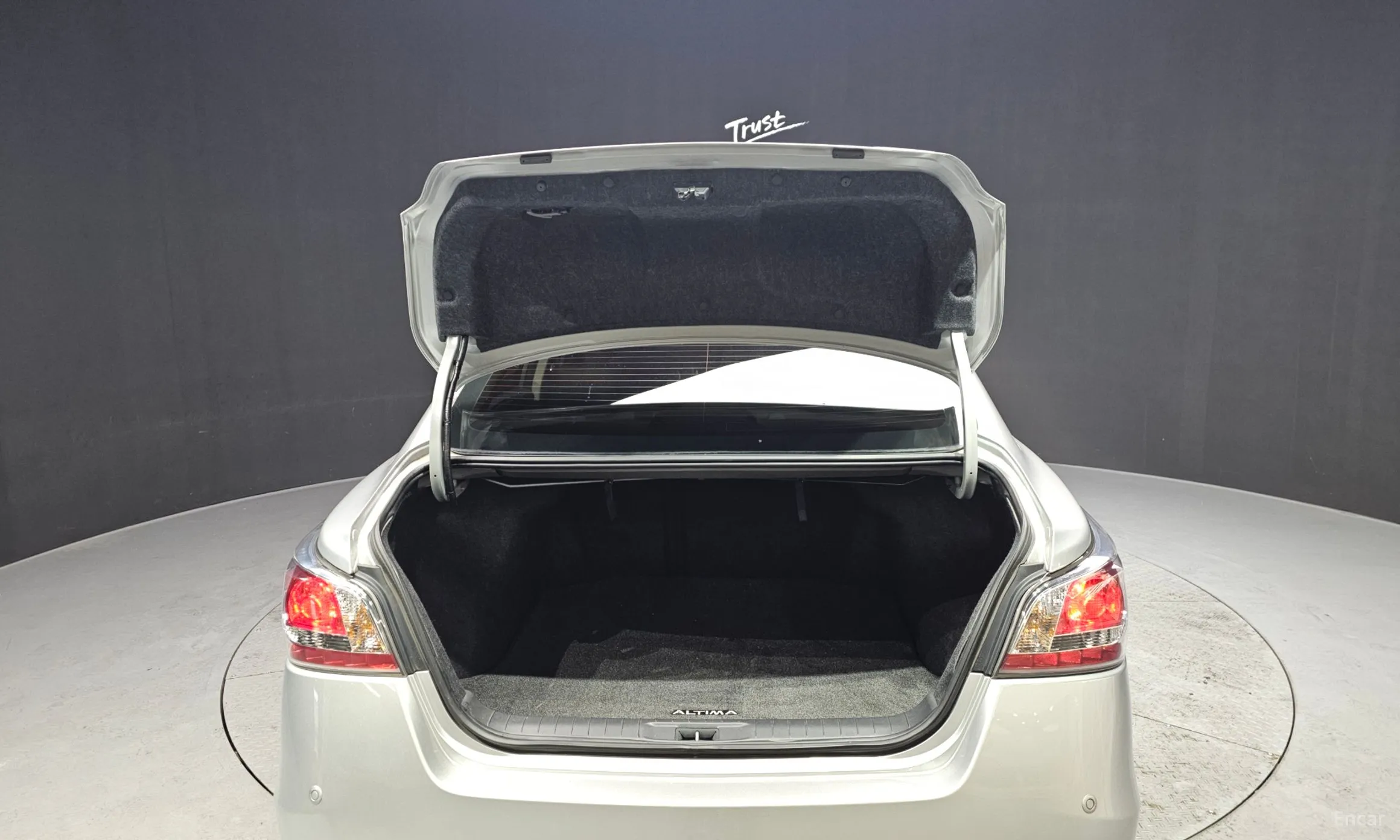 Nissan Altima превью 20