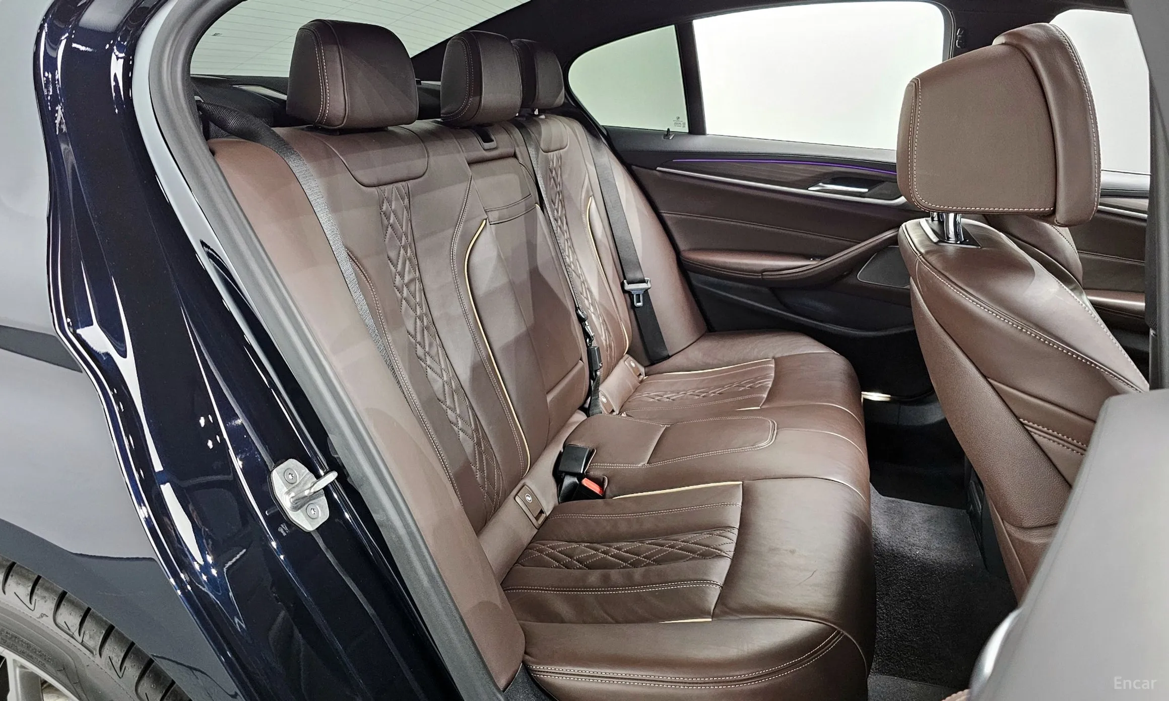 BMW 5 Series (G30) превью 12