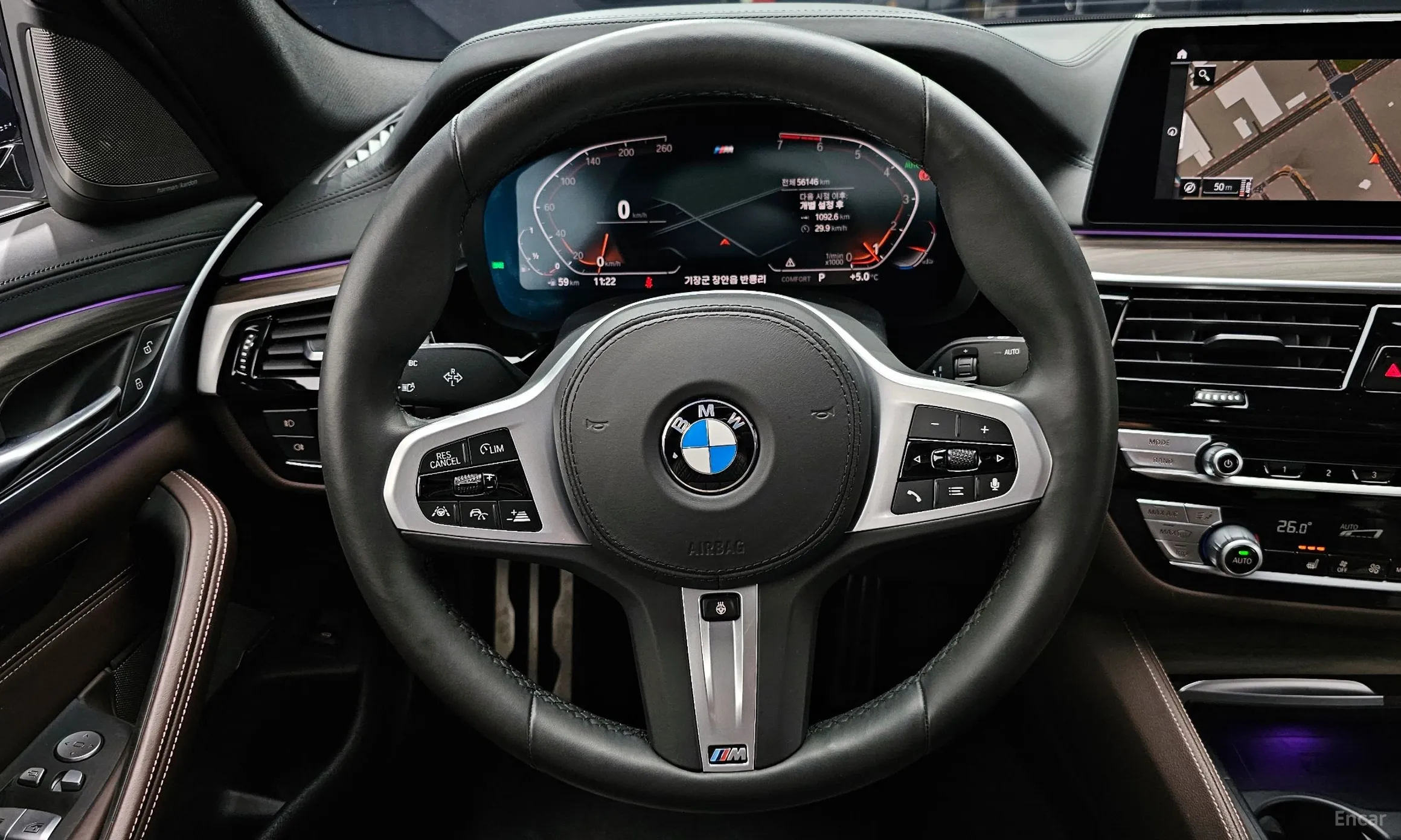 BMW 5 Series (G30) превью 13