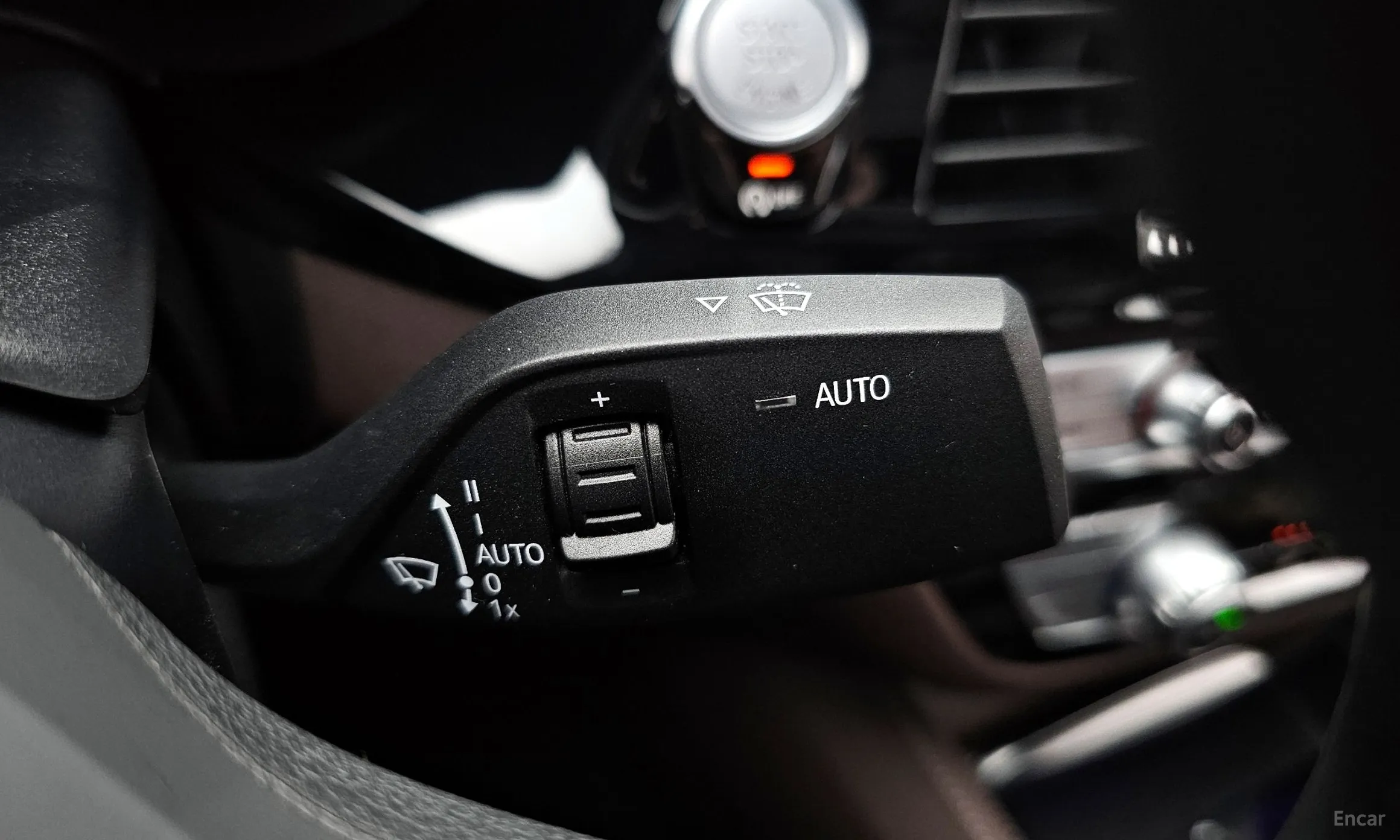 BMW 5 Series (G30) превью 16