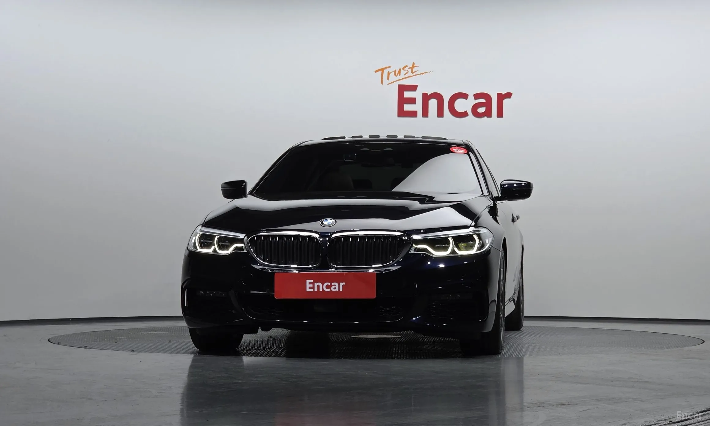 BMW 5 Series (G30) превью 3