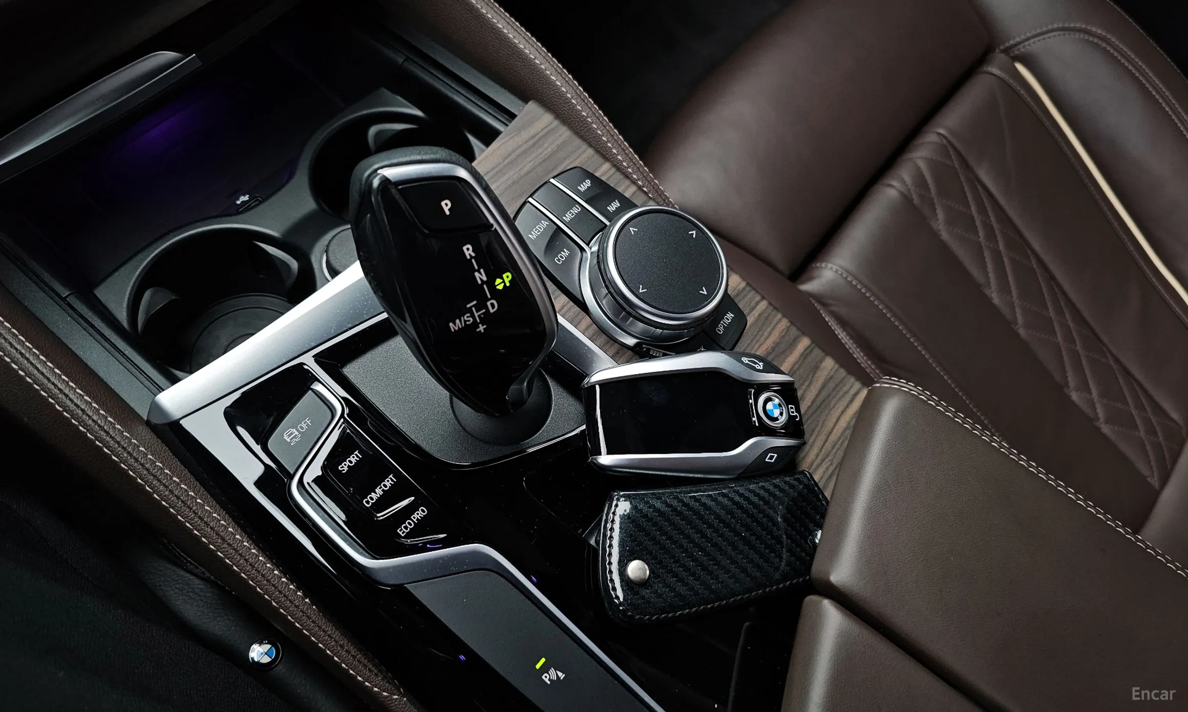 BMW 5 Series (G30) превью 9