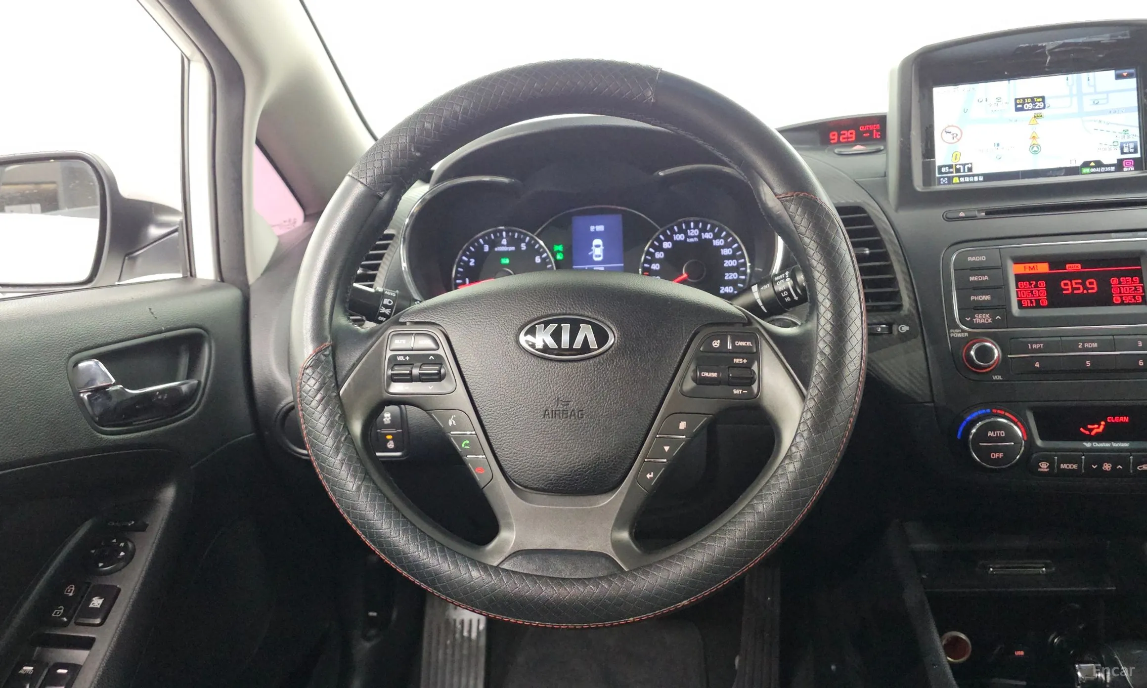 Kia K3 превью 11