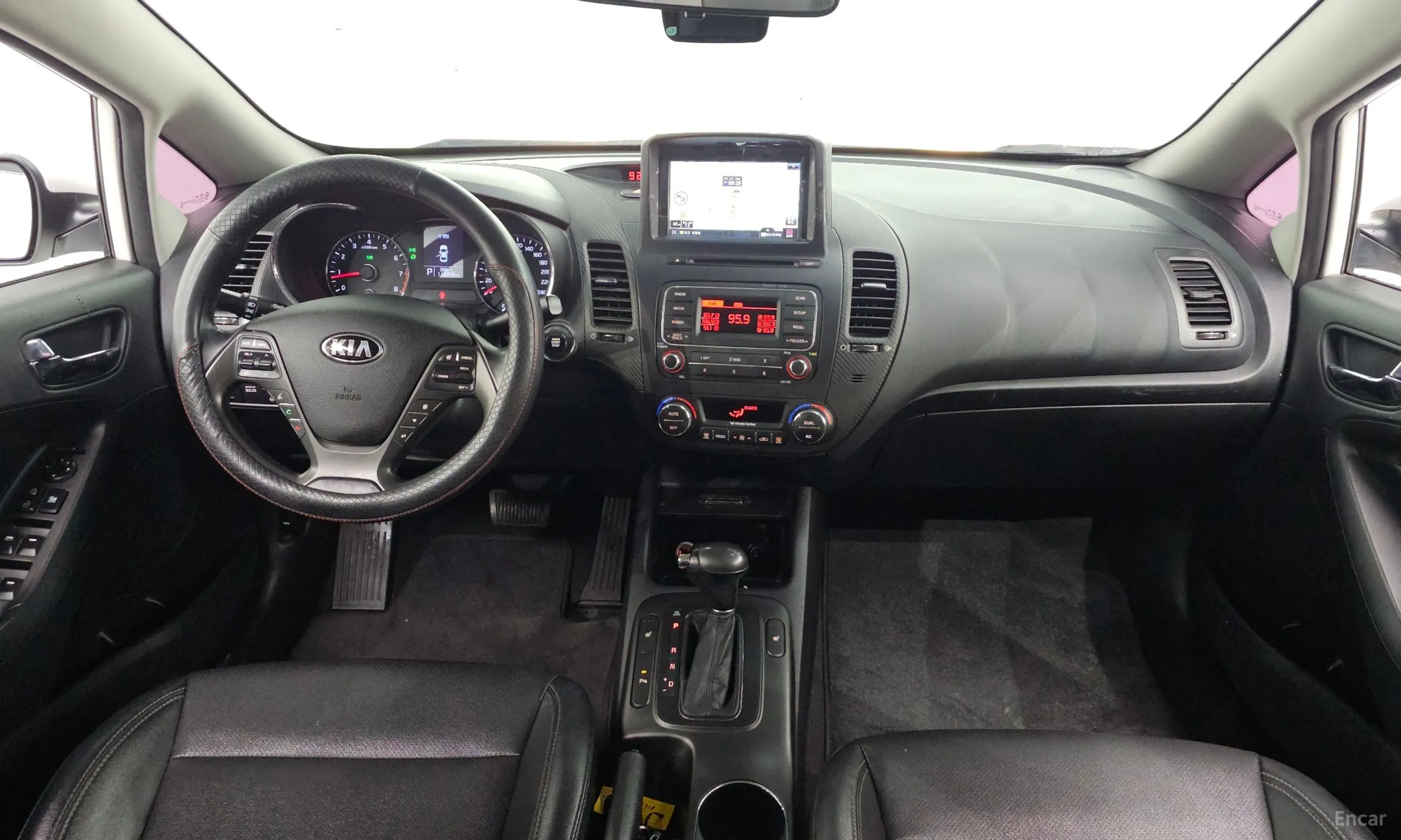 Kia K3 превью 7