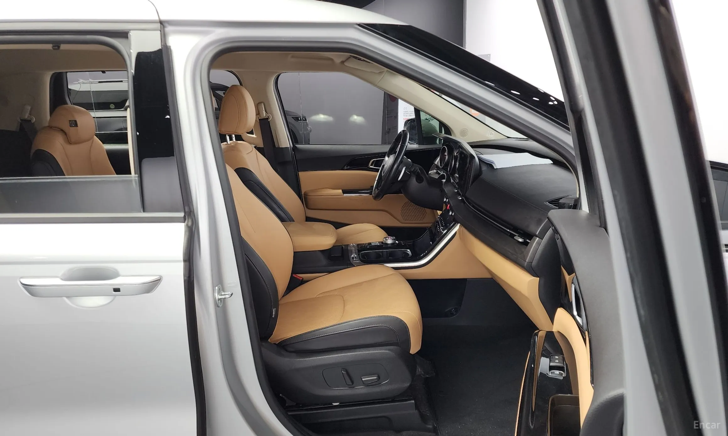 Kia Carnival Gen 4 превью 10