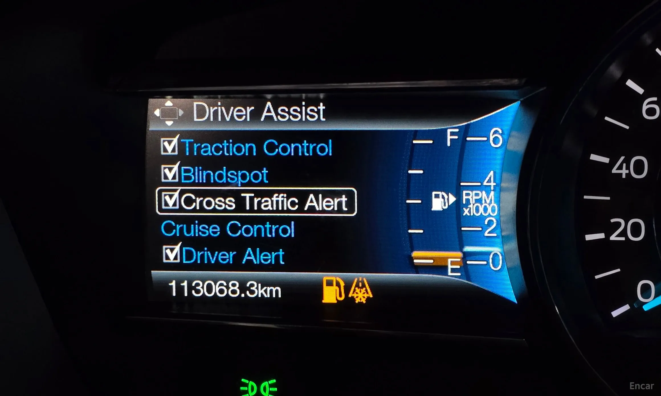 Ford Explorer превью 16
