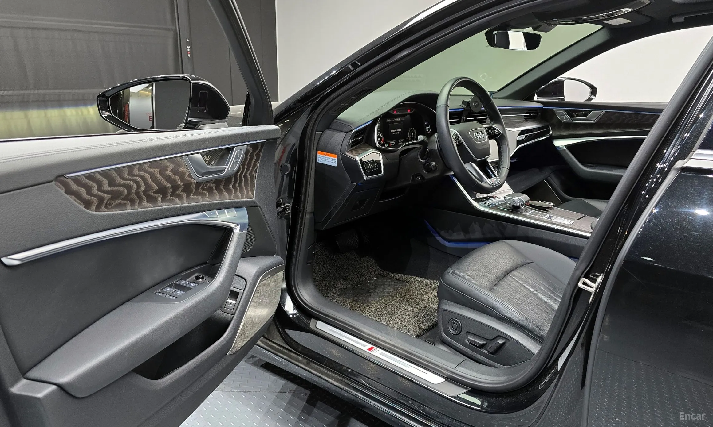 Audi A6 (C8) превью 11