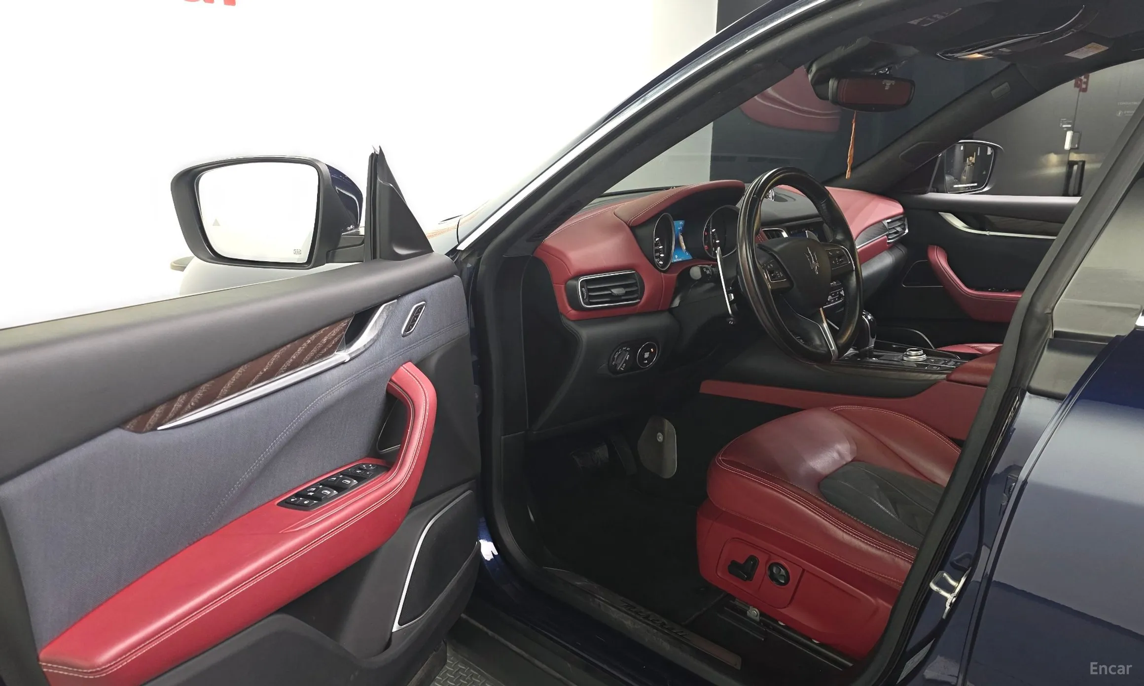 Maserati Levante превью 10