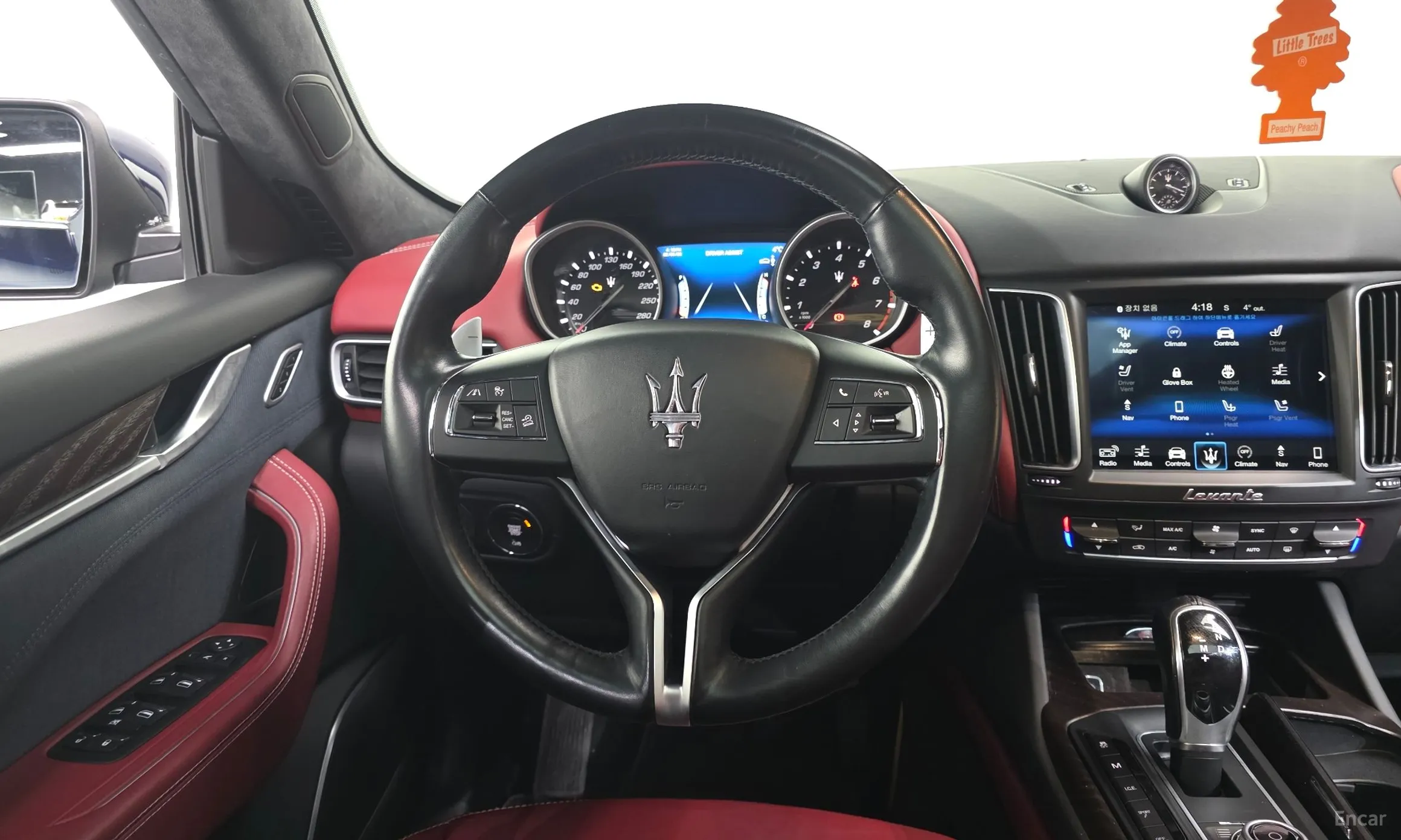 Maserati Levante превью 13