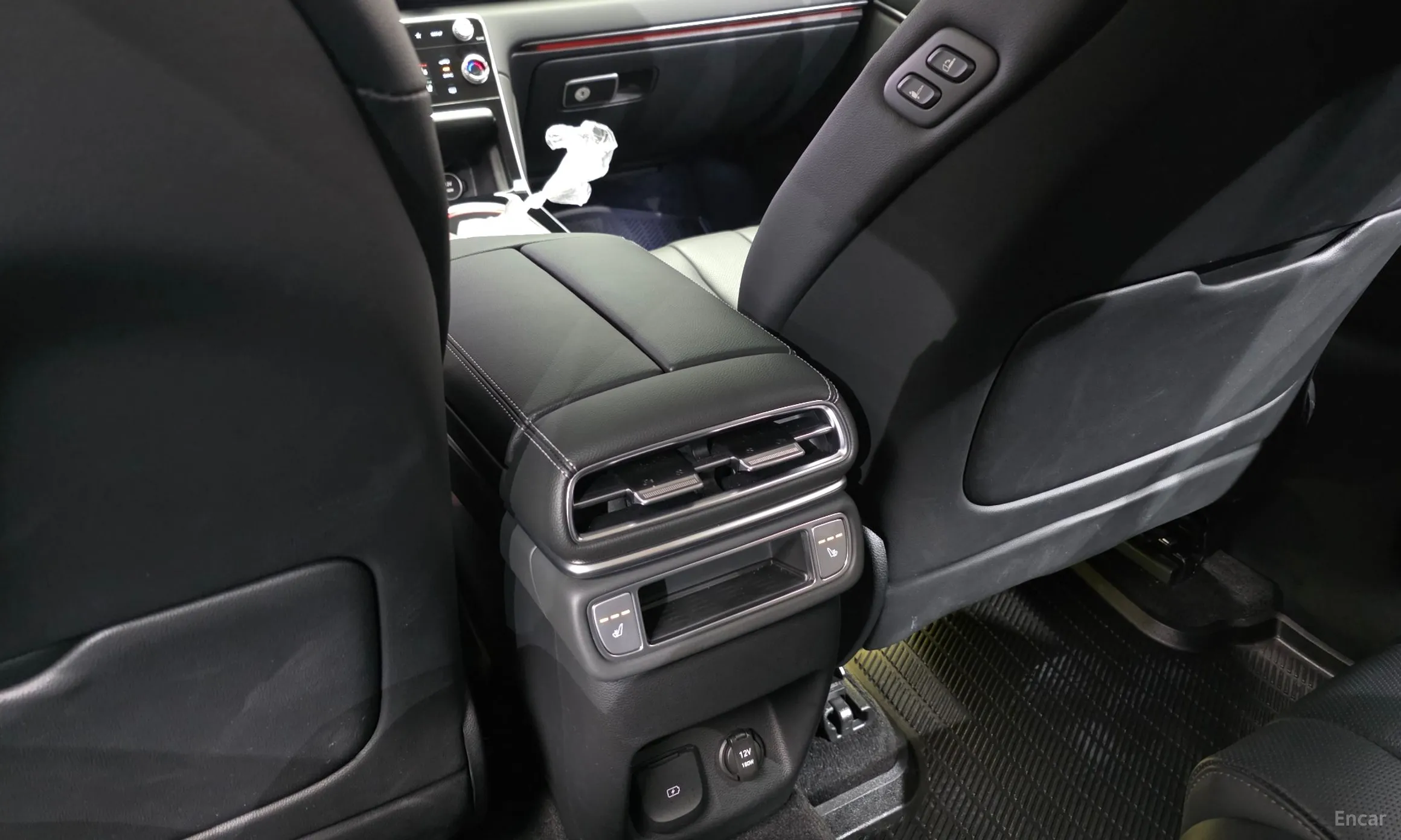 Genesis GV80 превью 18