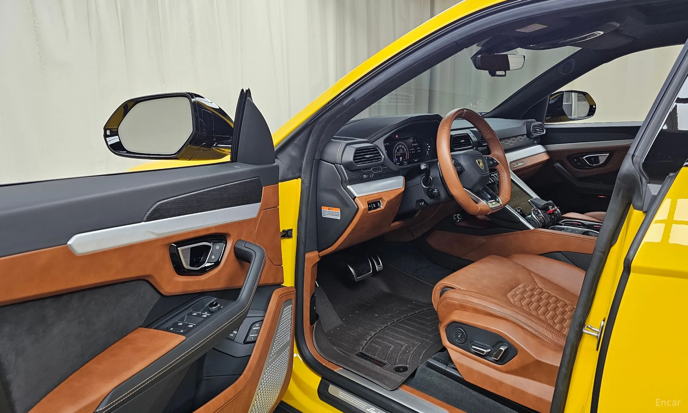 Lamborghini Urus превью 10