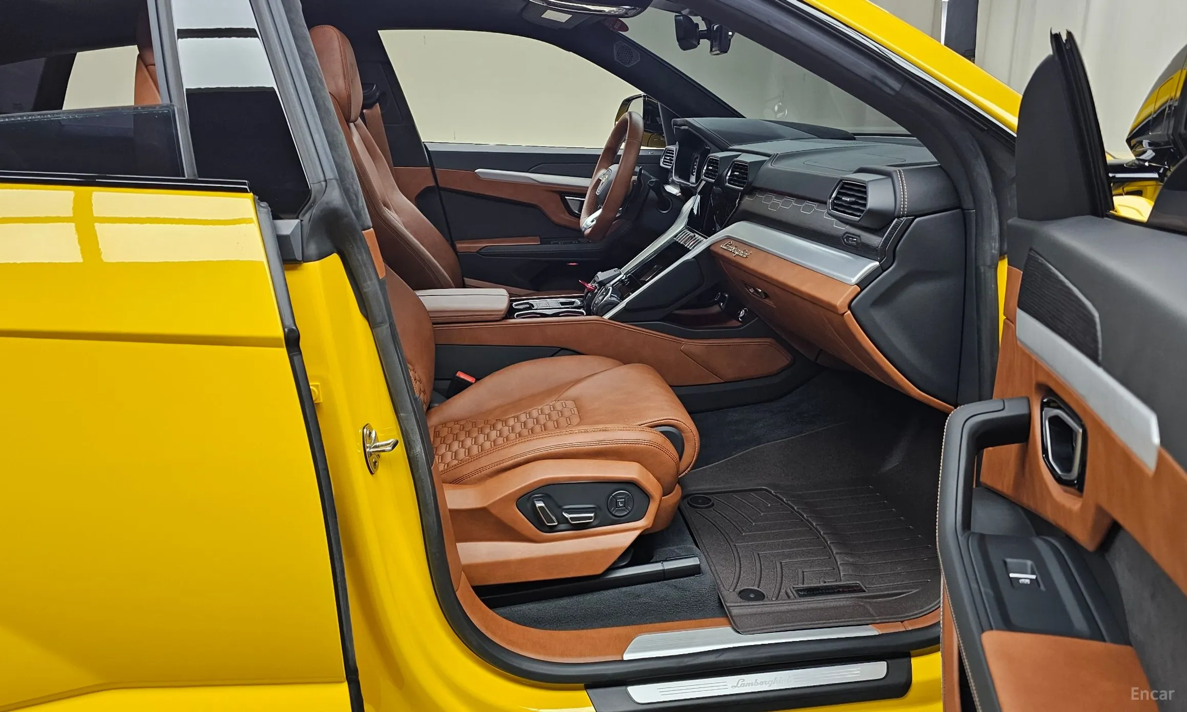 Lamborghini Urus превью 11