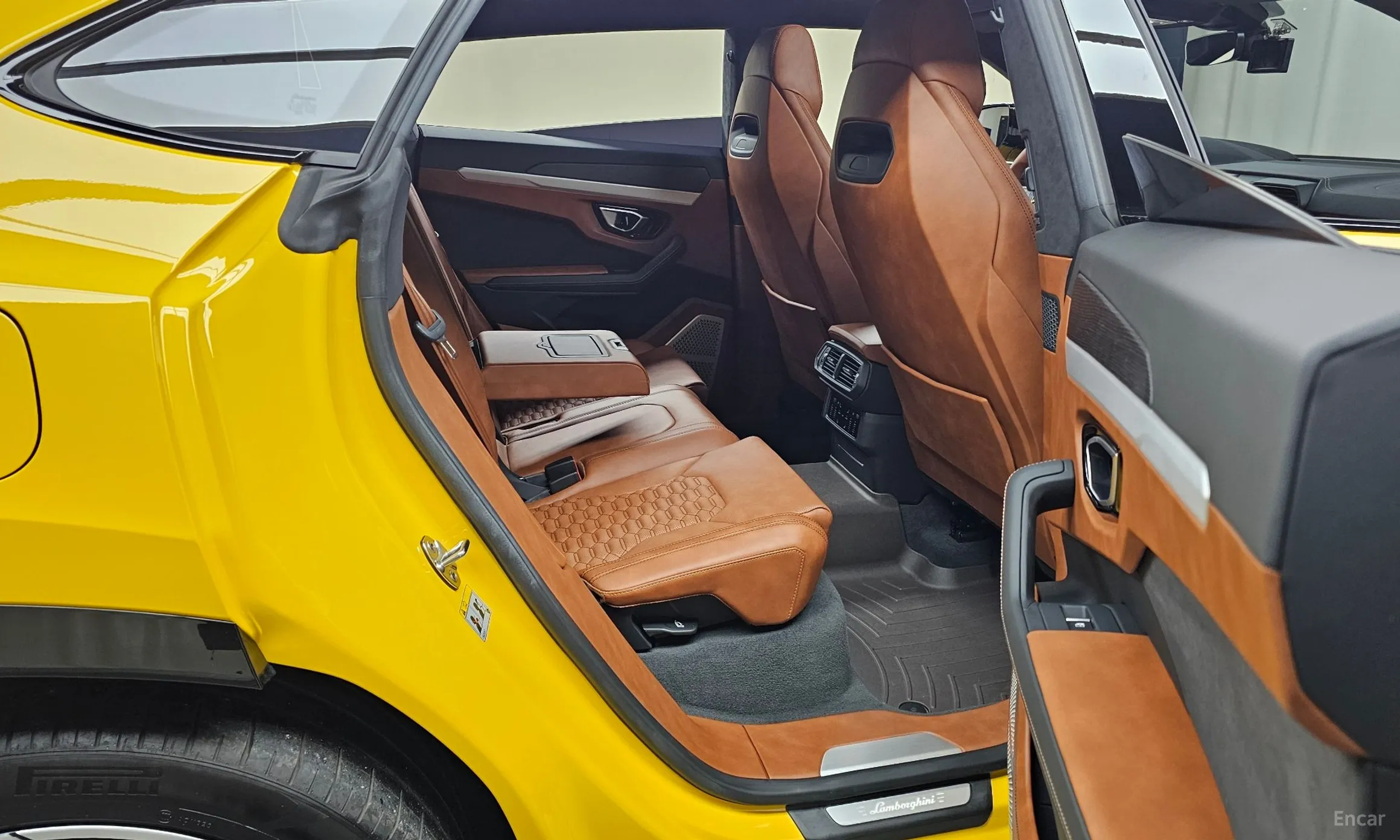 Lamborghini Urus превью 12