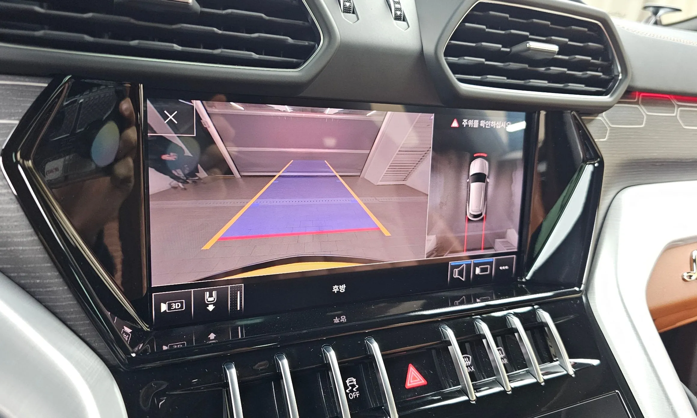 Lamborghini Urus превью 15