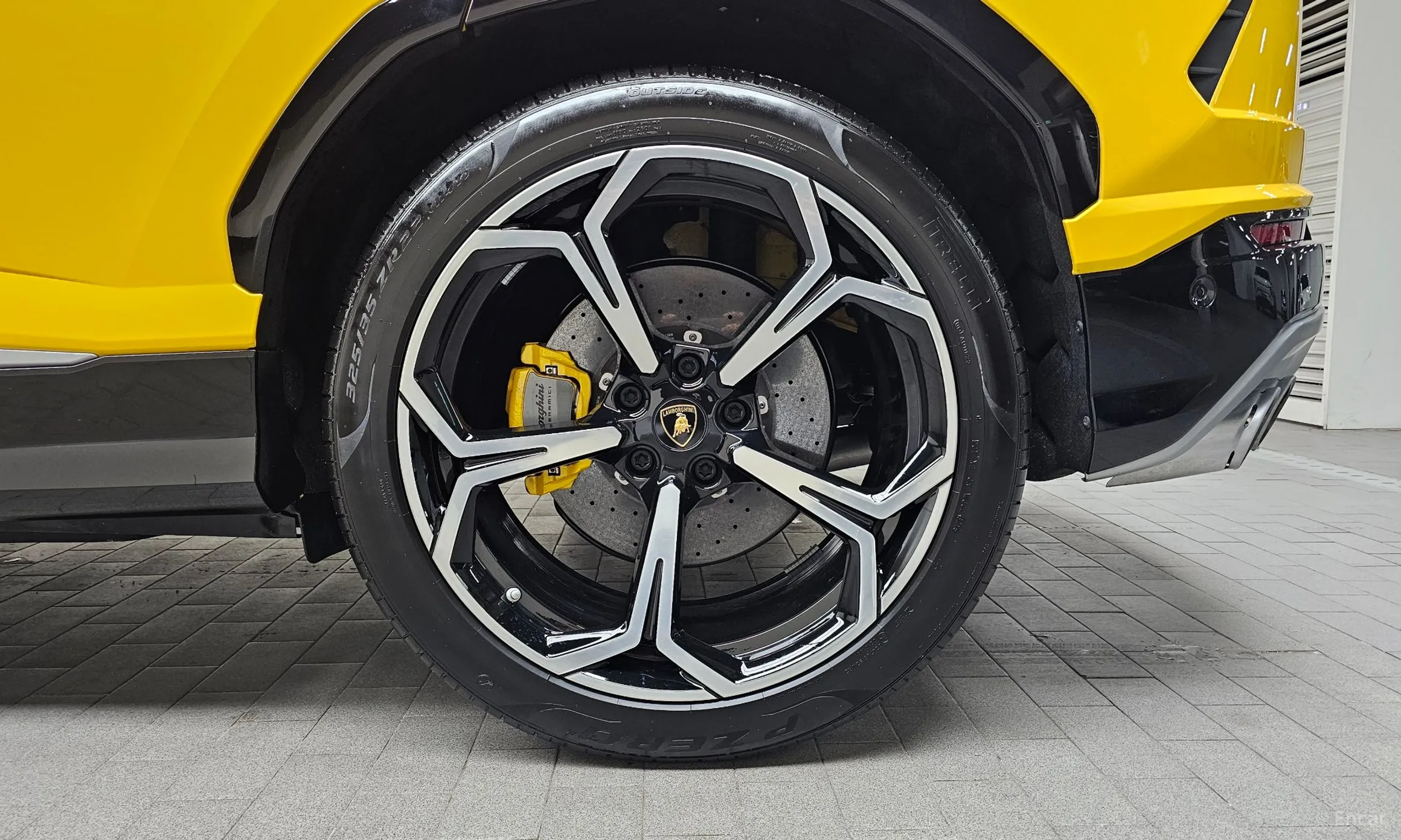 Lamborghini Urus превью 5