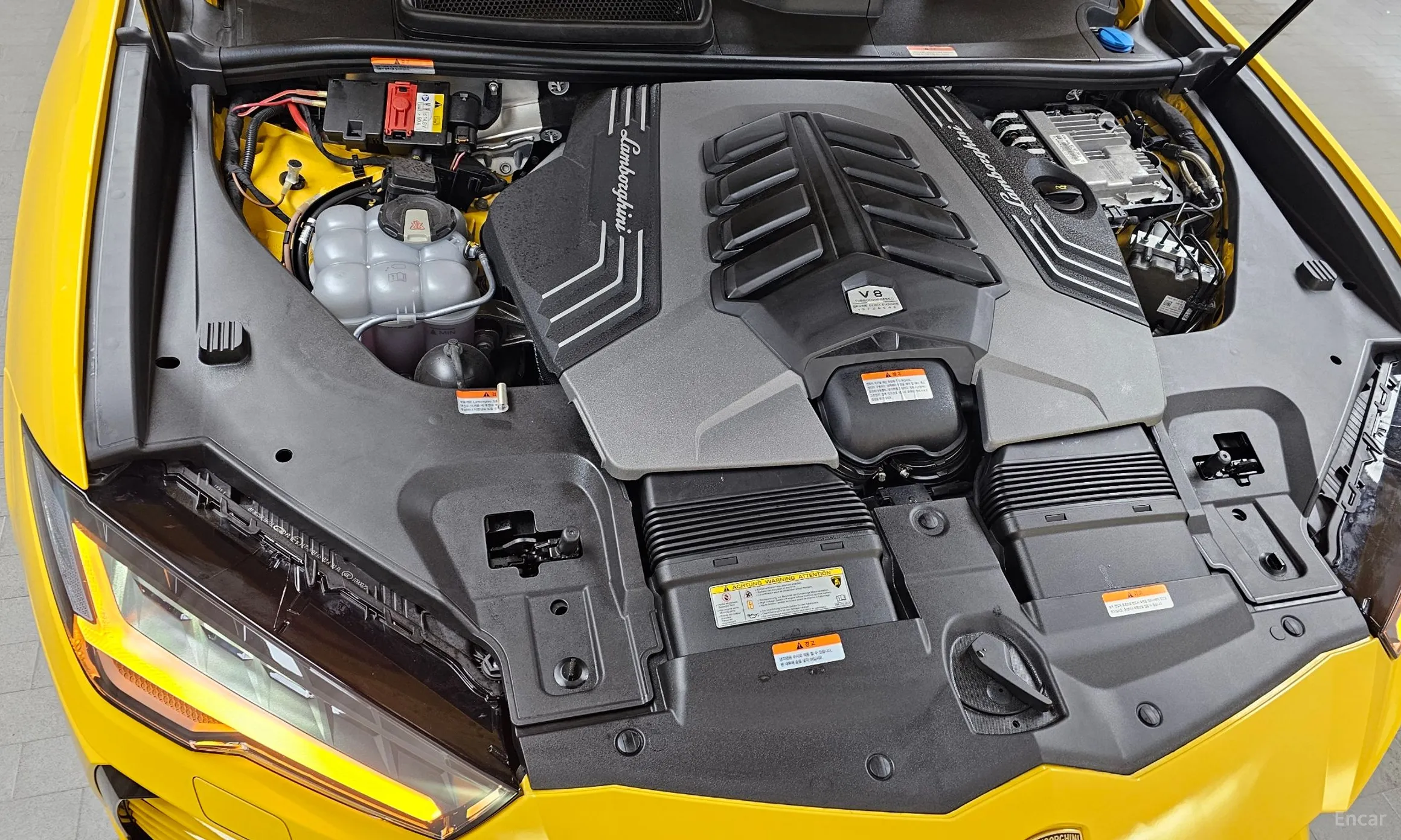 Lamborghini Urus превью 6