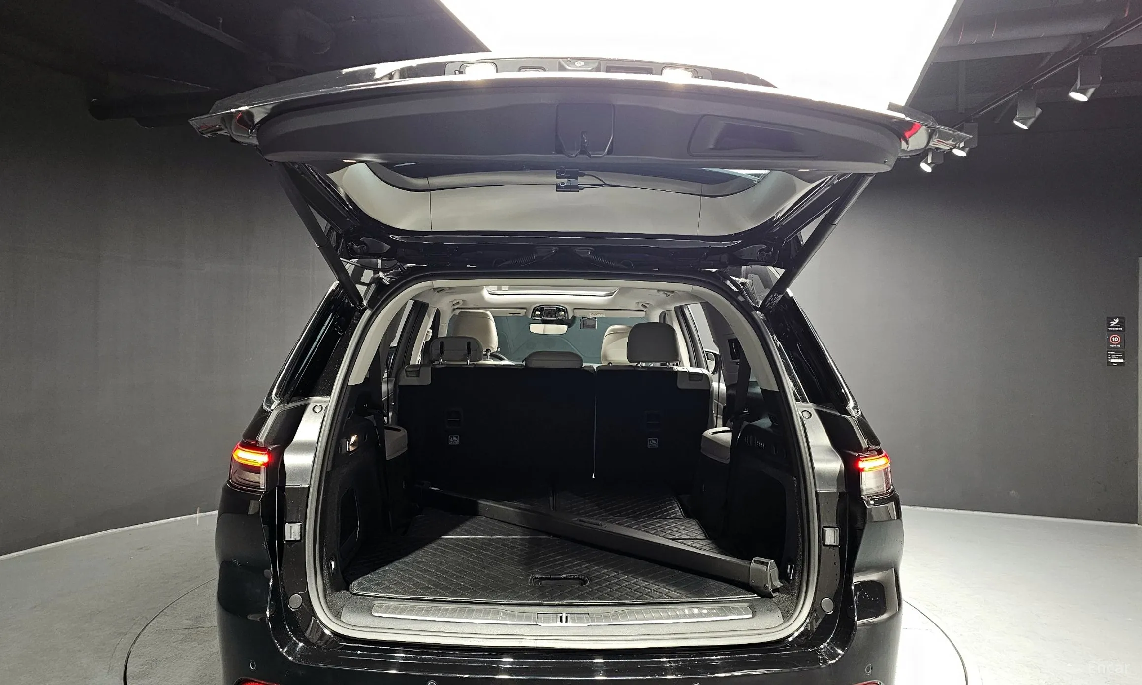 Jeep Grand Cherokee (WL) превью 20