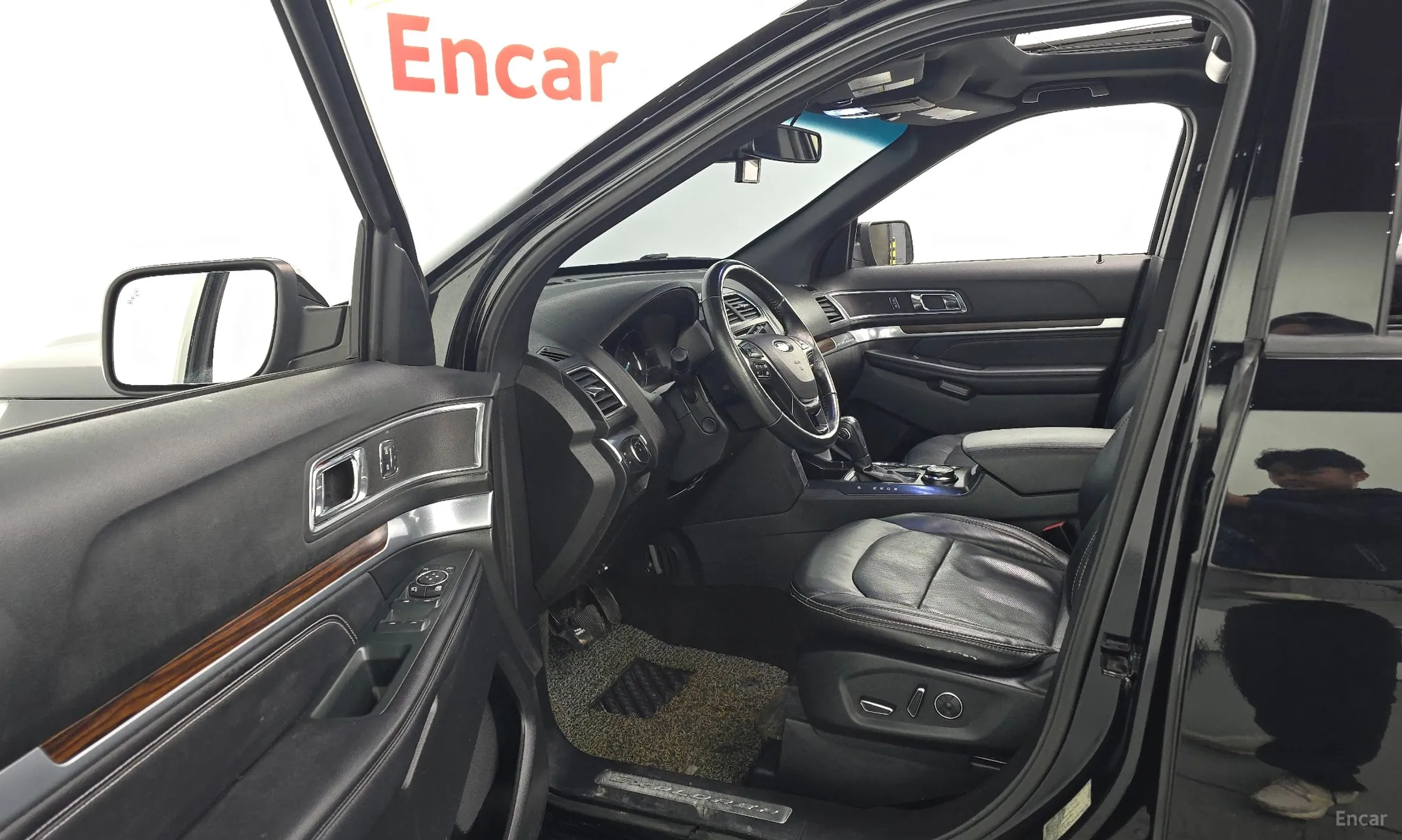 Ford Explorer превью 10